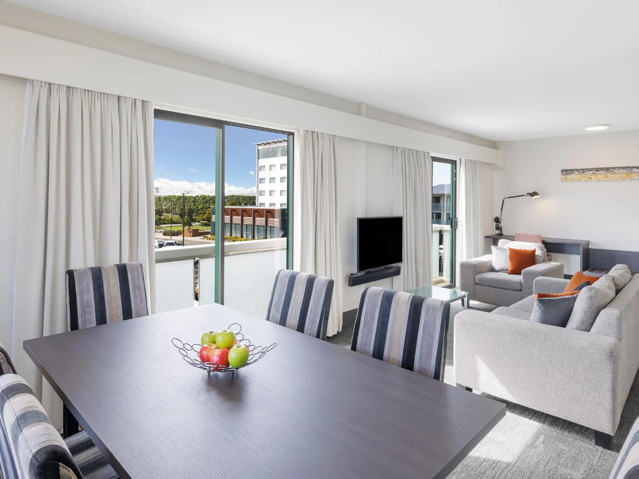 TV and multimedia in JetPark Auckland Airport Hotel