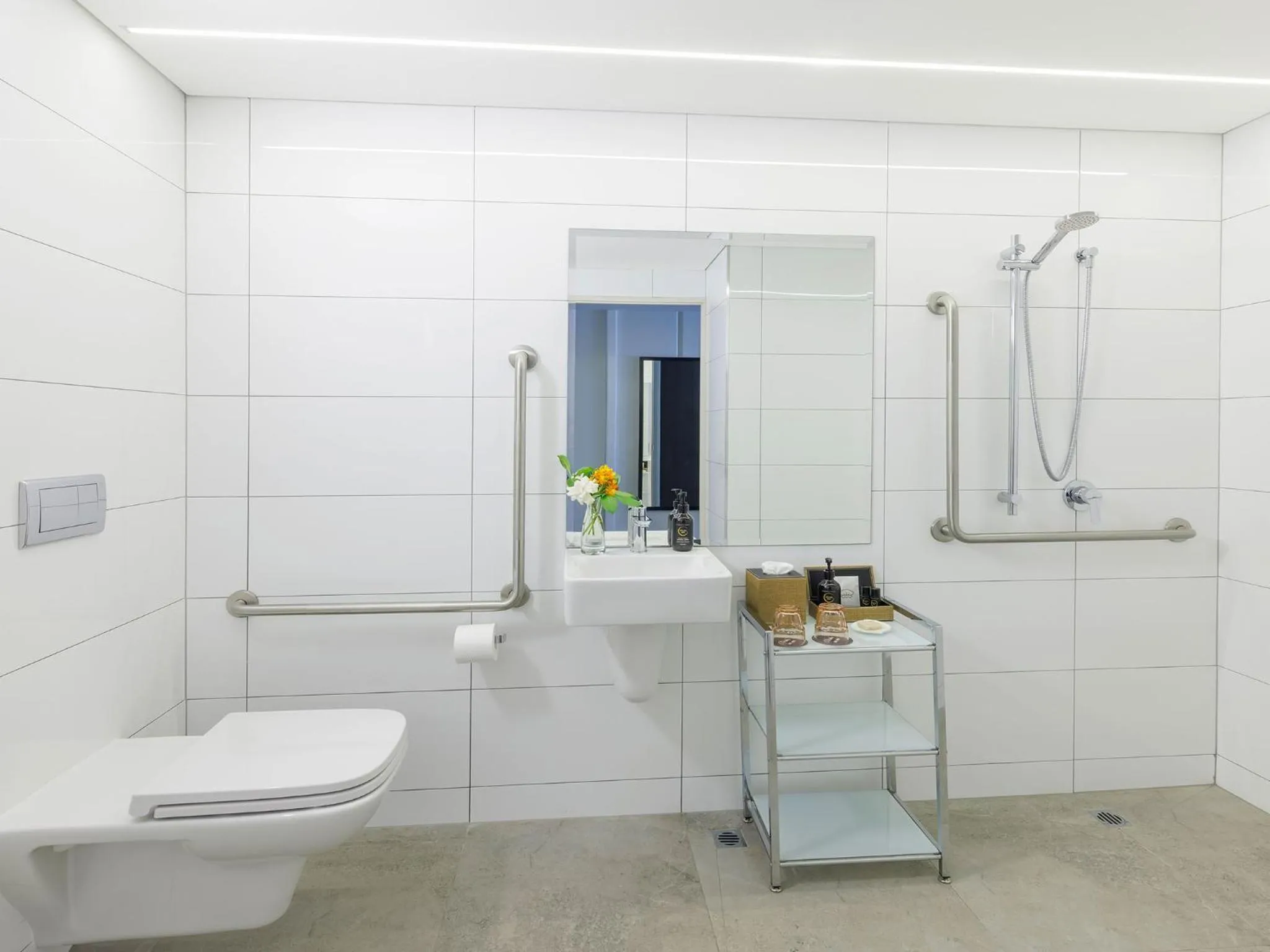 Shower in JetPark Auckland Airport Hotel