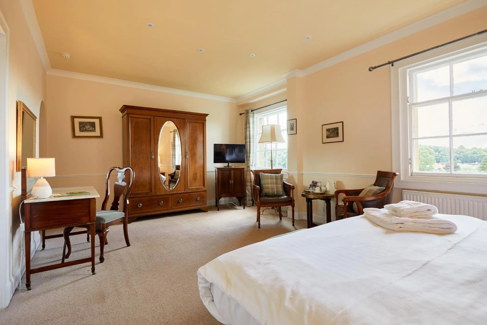 Bedroom, Bed in Ednam House Hotel