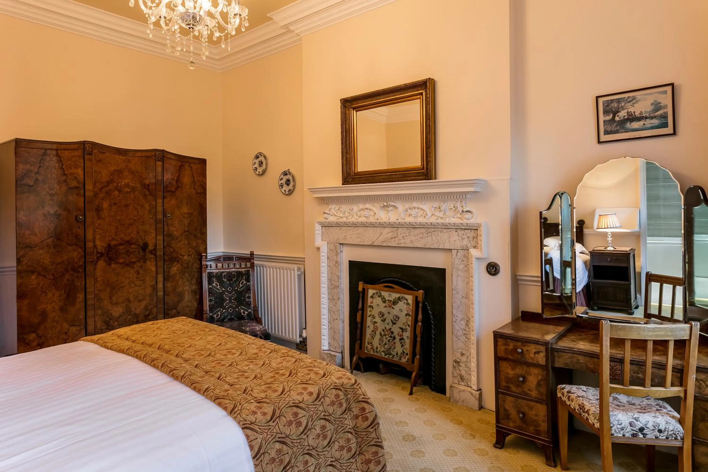 Bedroom, Bed in Ednam House Hotel