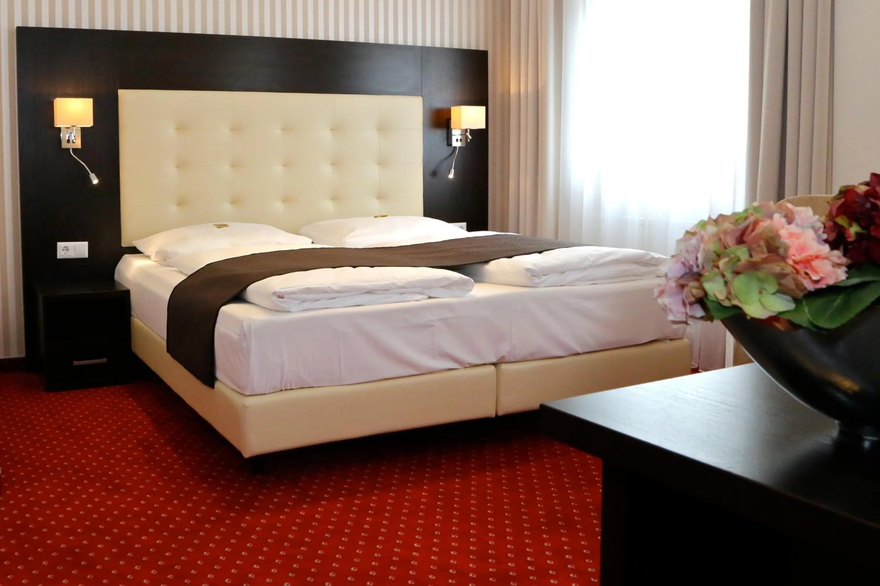 Photo of the whole room, Bed in Hotel Herbst Berlin