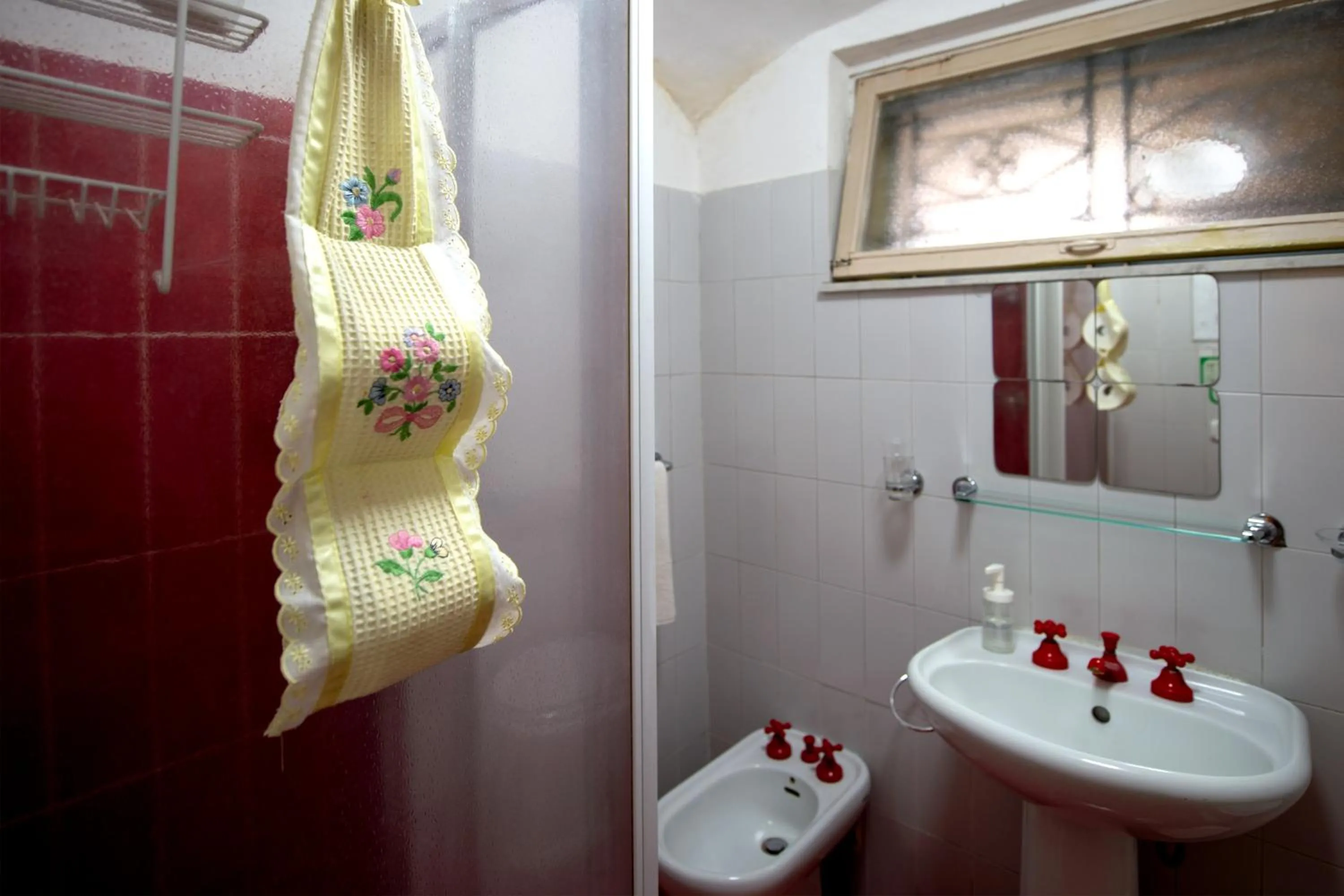Shower in Il Giardino di Tonia - Oplontis Guest House - Bed & Garden -