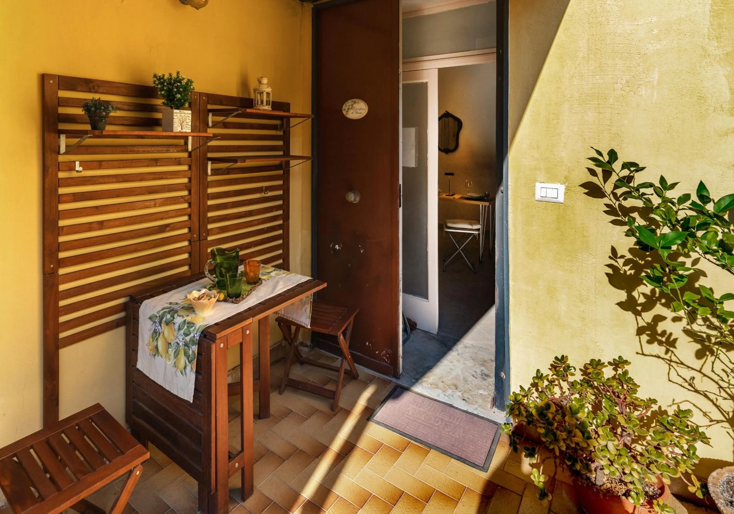 Patio, Bed in Il Giardino di Tonia - Oplontis Guest House - Bed & Garden -