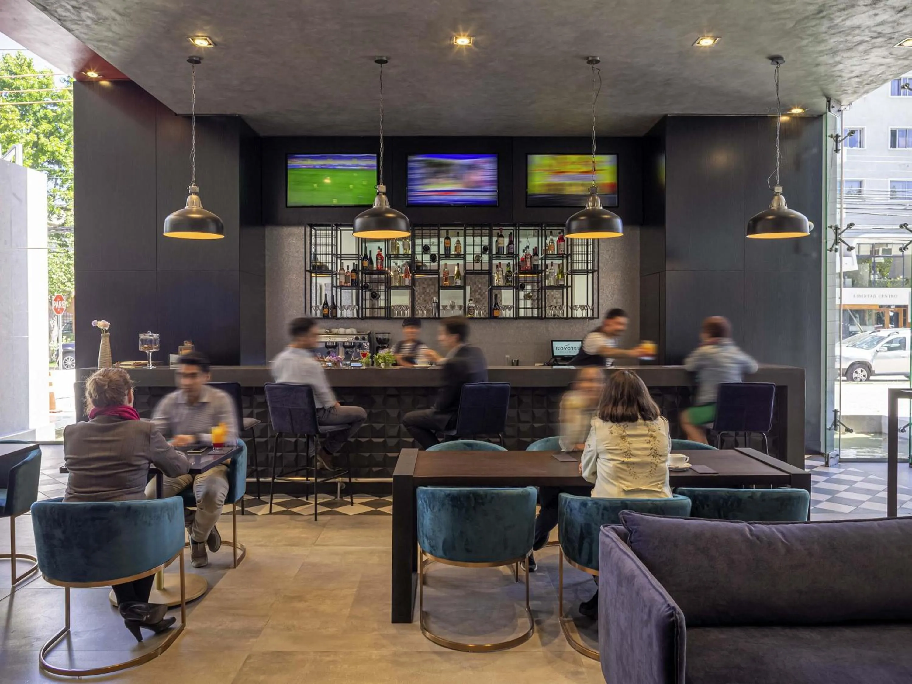 Lounge or bar in Novotel Vina del Mar
