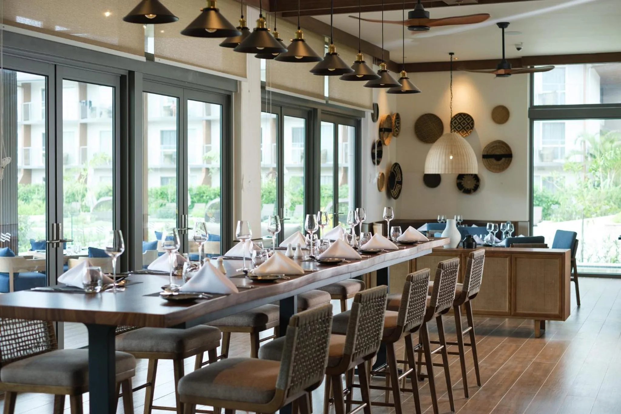 Restaurant/places to eat in Crowne Plaza Fiji Nadi Bay Resort & Spa by IHG