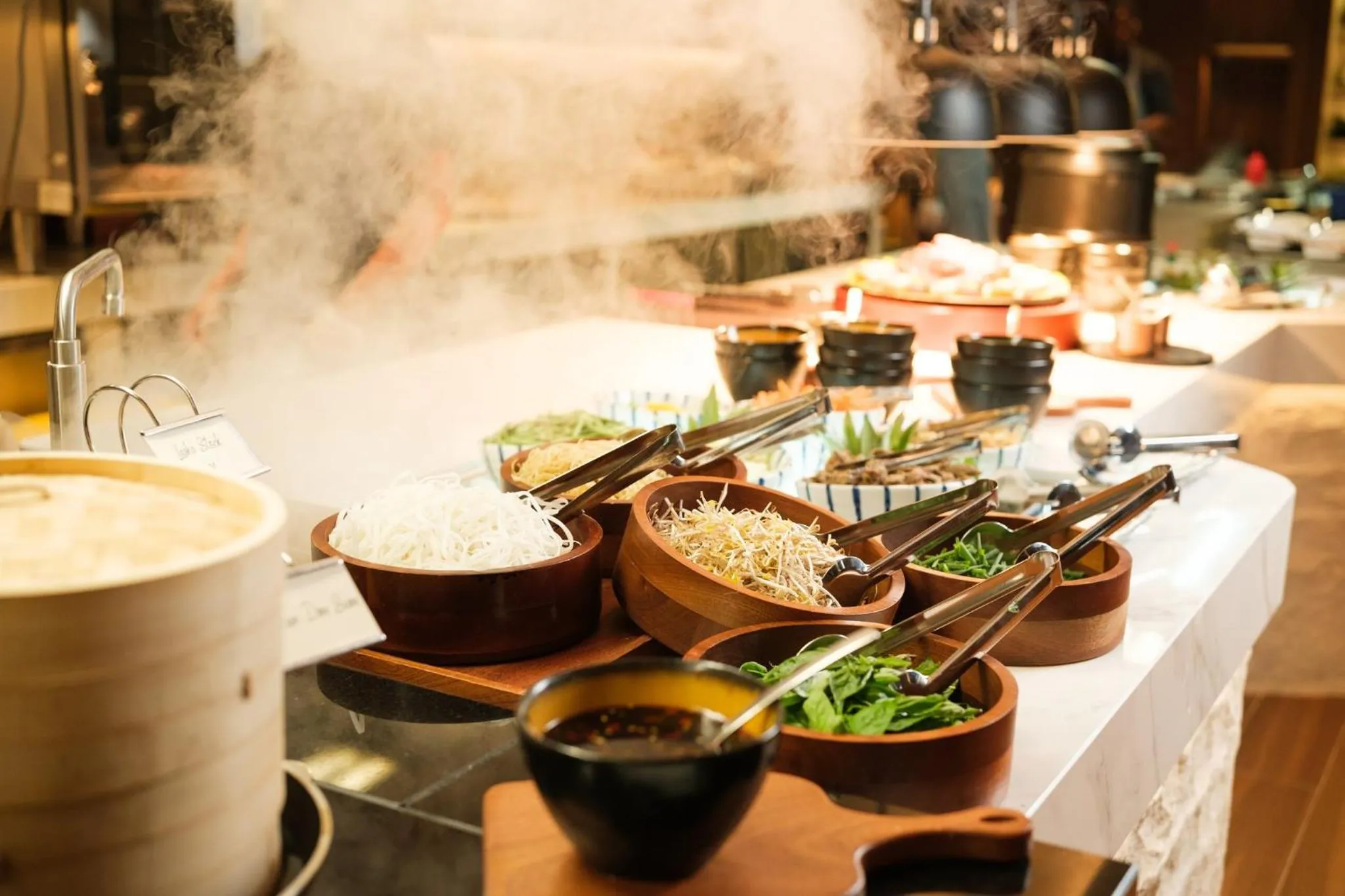 Restaurant/places to eat in Crowne Plaza Fiji Nadi Bay Resort & Spa by IHG