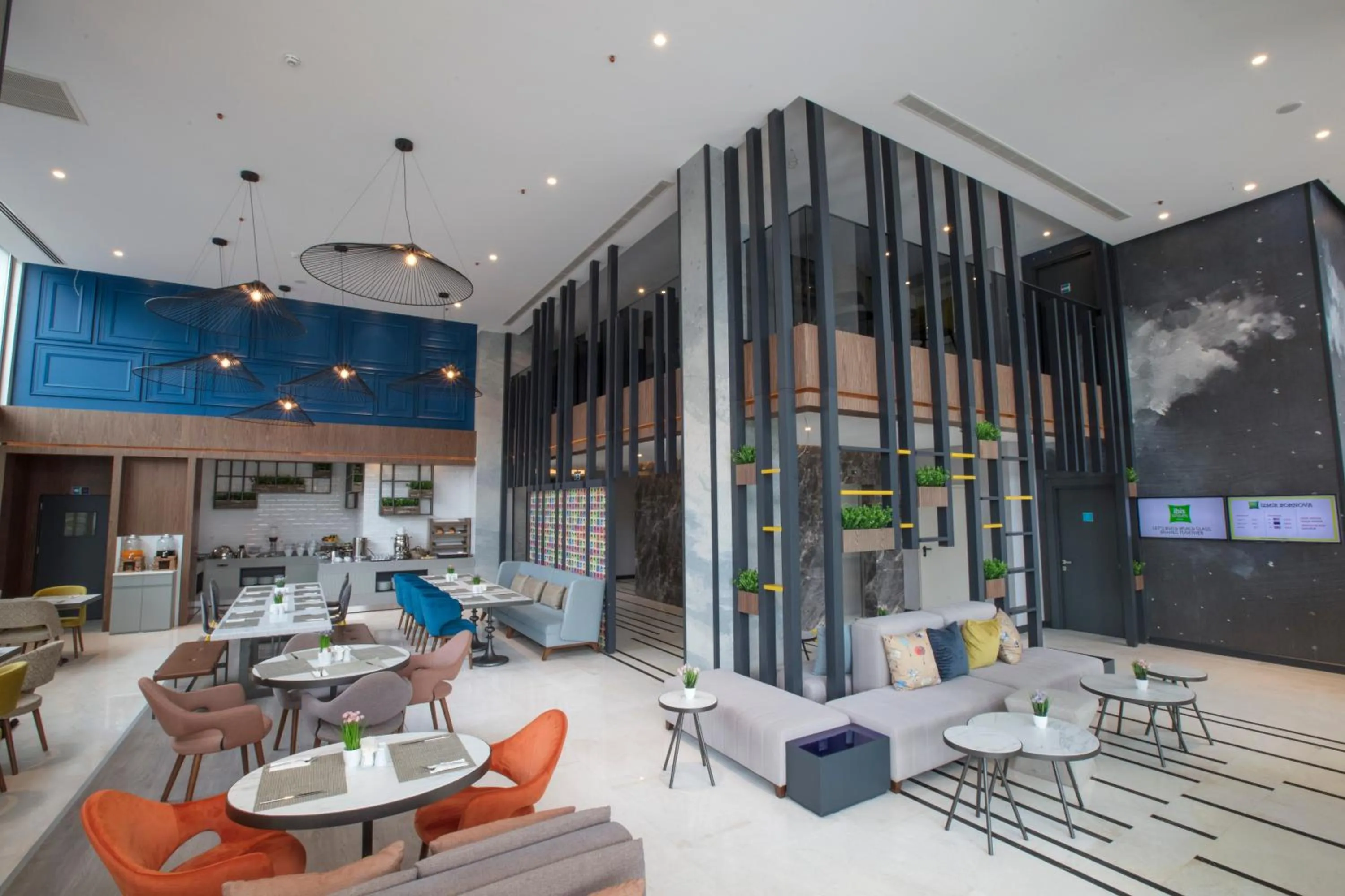 Restaurant/places to eat in ibis Styles Izmir Bornova