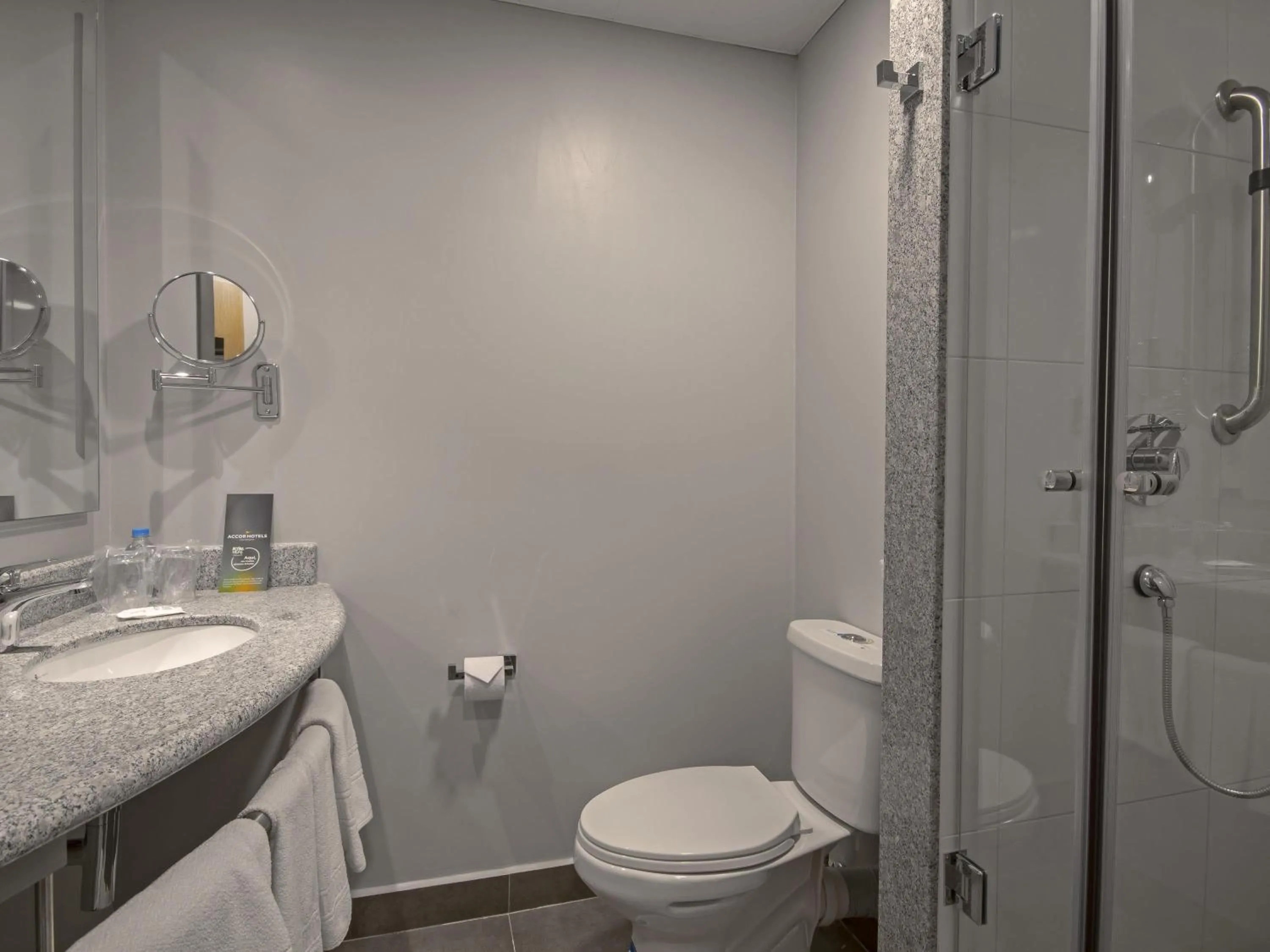 Bedroom in ibis Quito