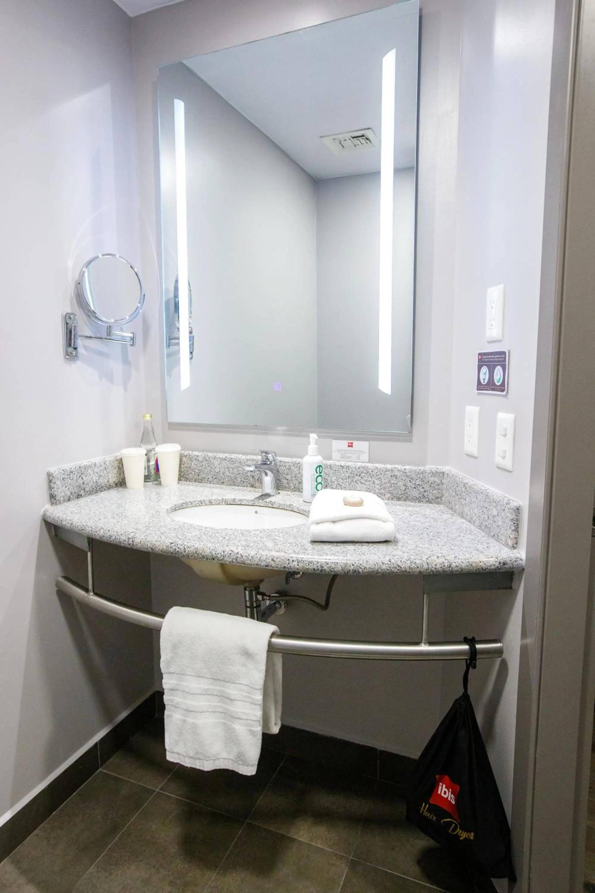 Property building in ibis Quito