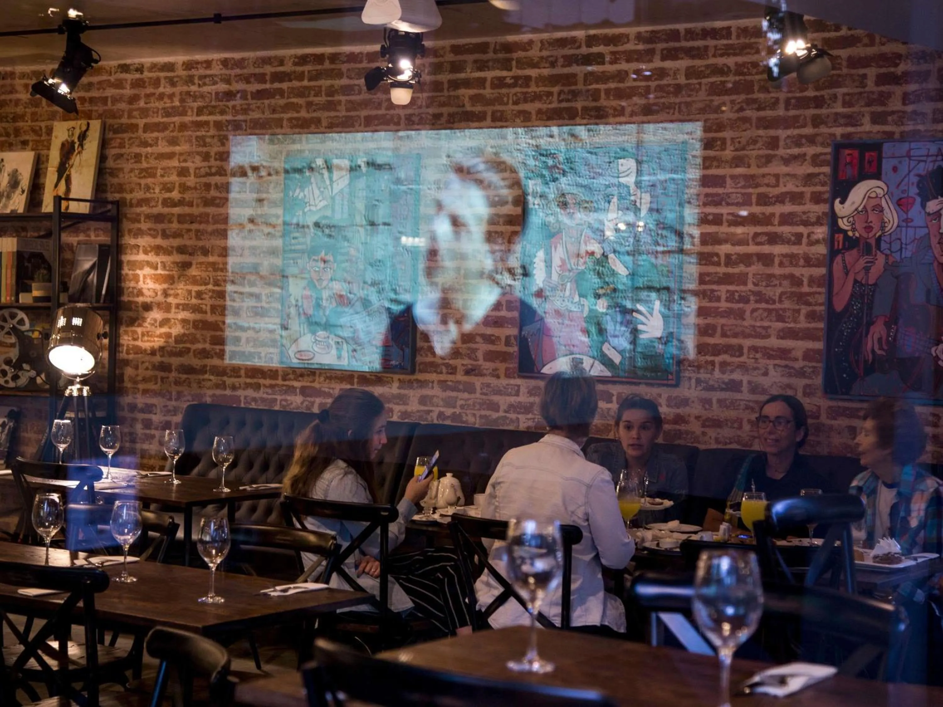 Lounge or bar in ibis Styles Montevideo Biarritz