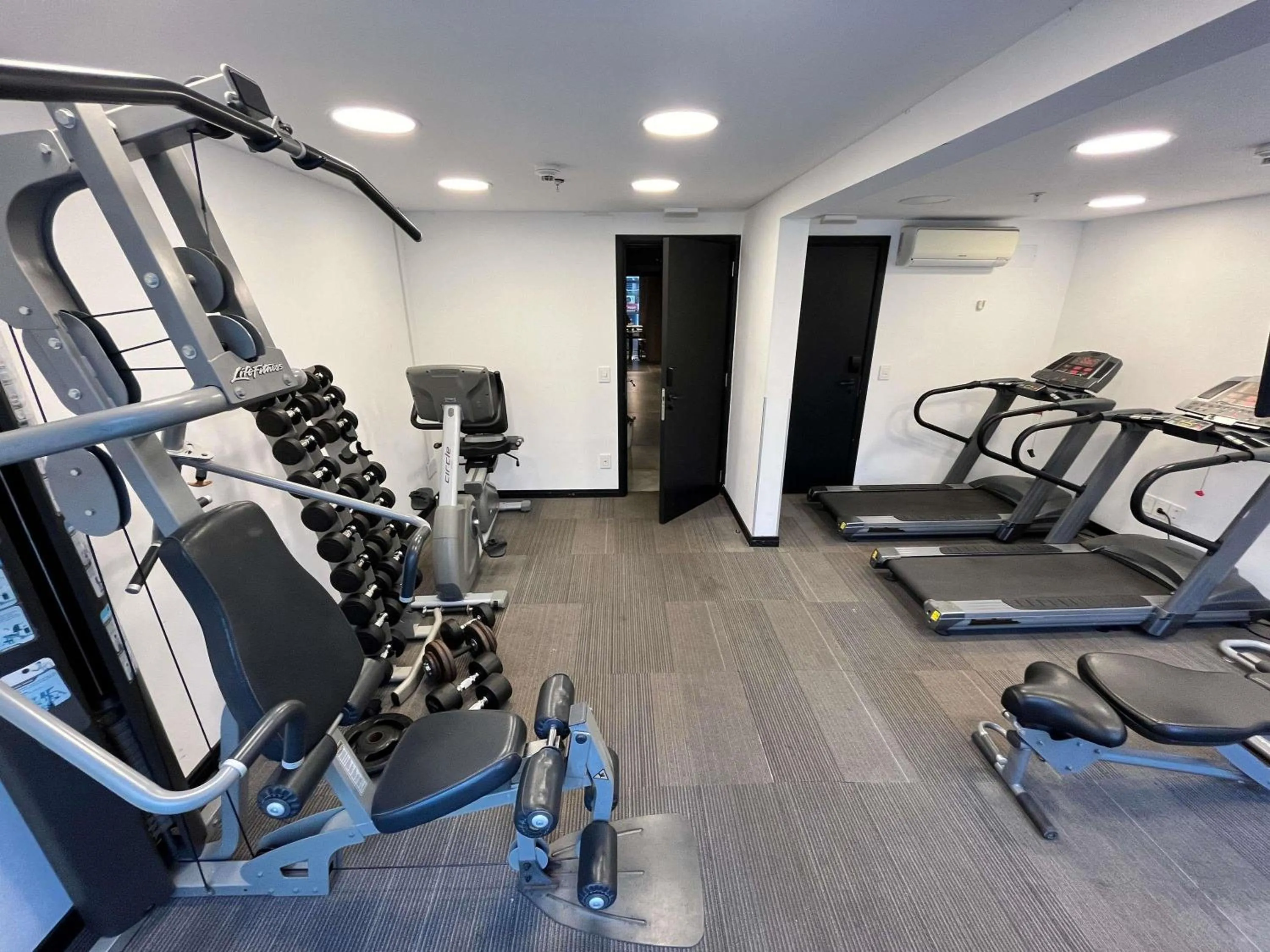 Fitness centre/facilities in ibis Styles Montevideo Biarritz