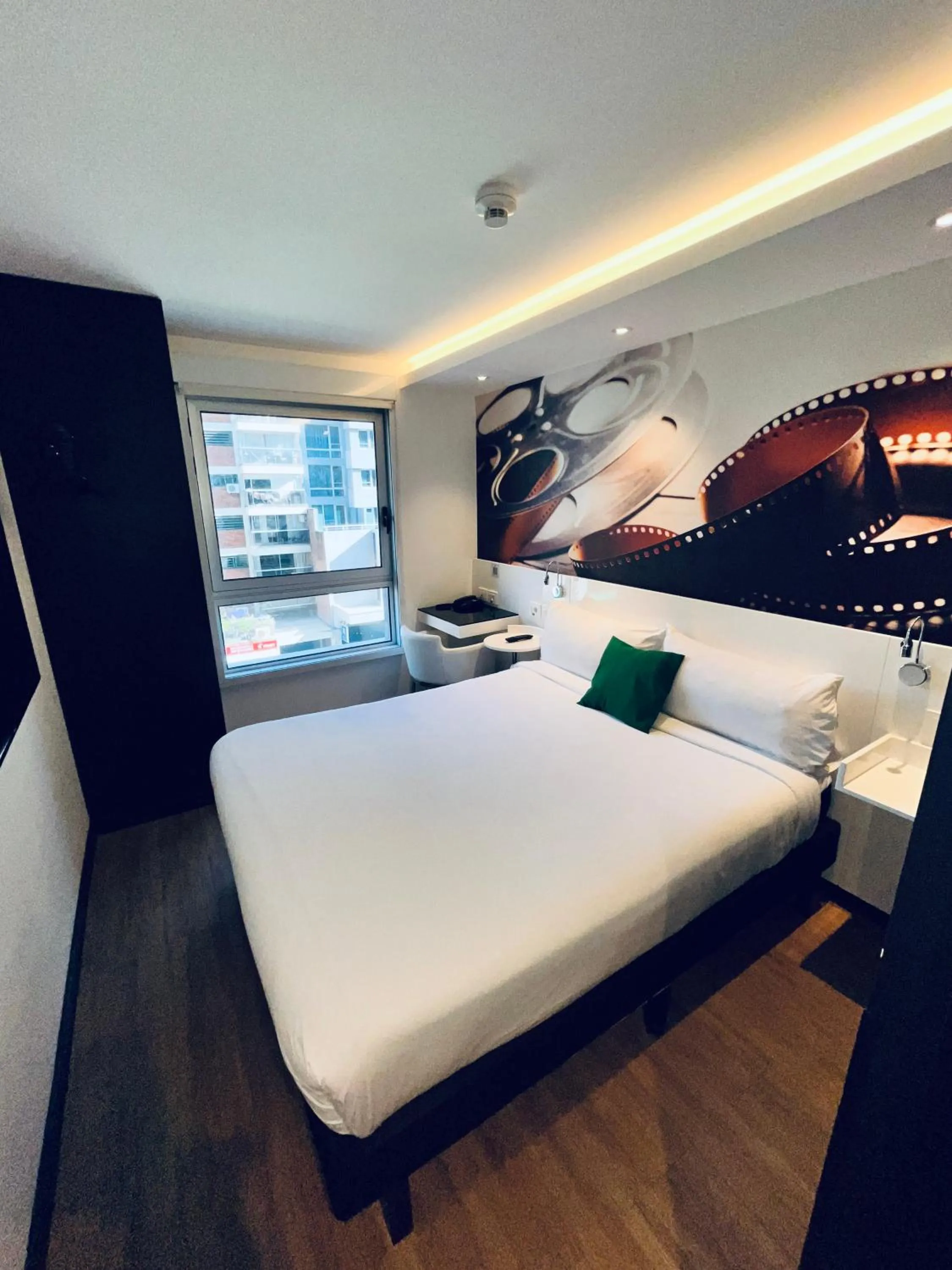 Bed in ibis Styles Montevideo Biarritz