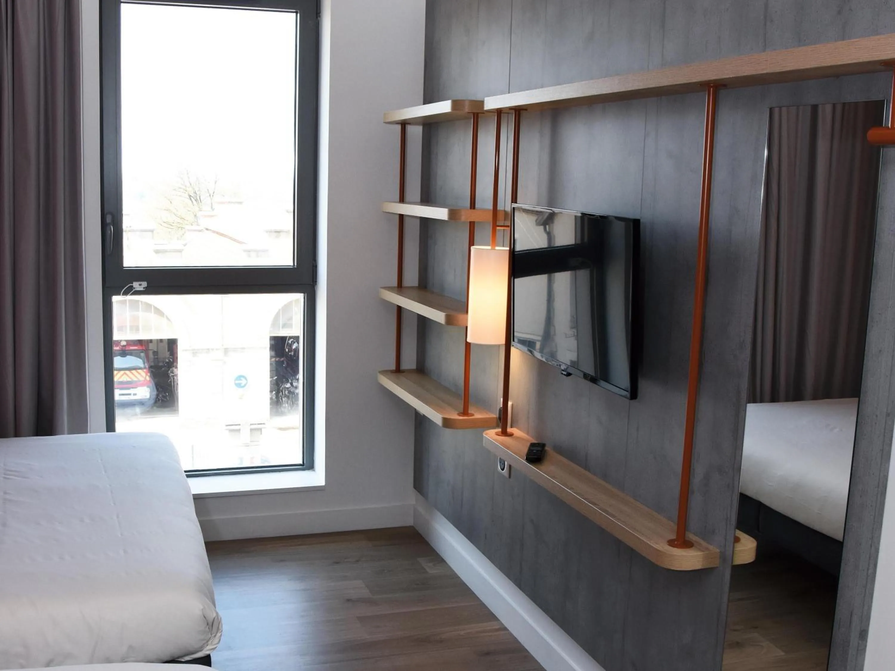 Bedroom, Bed in ibis budget Langres