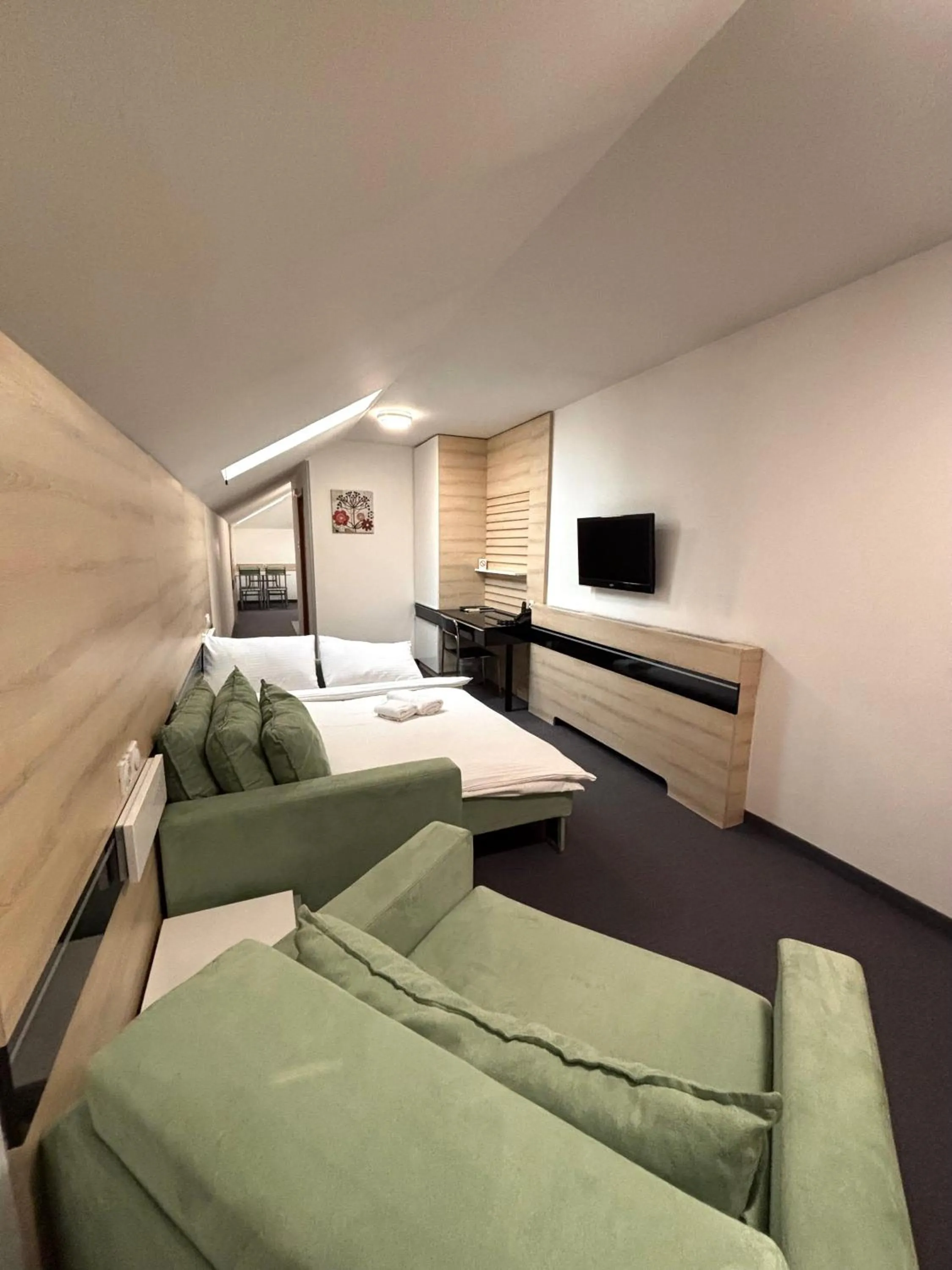 Bed in Garni Hotel Consul