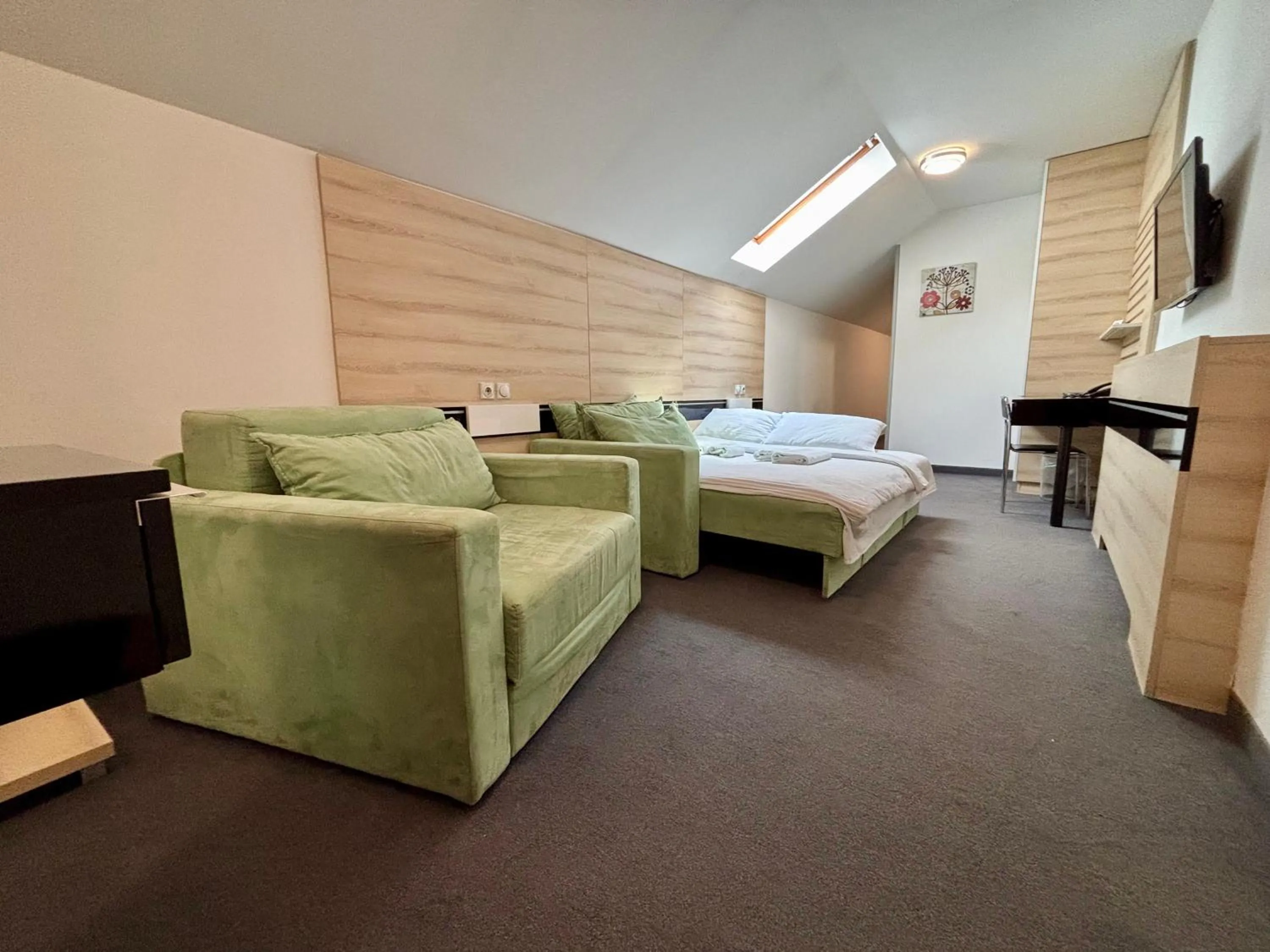 Bed in Garni Hotel Consul