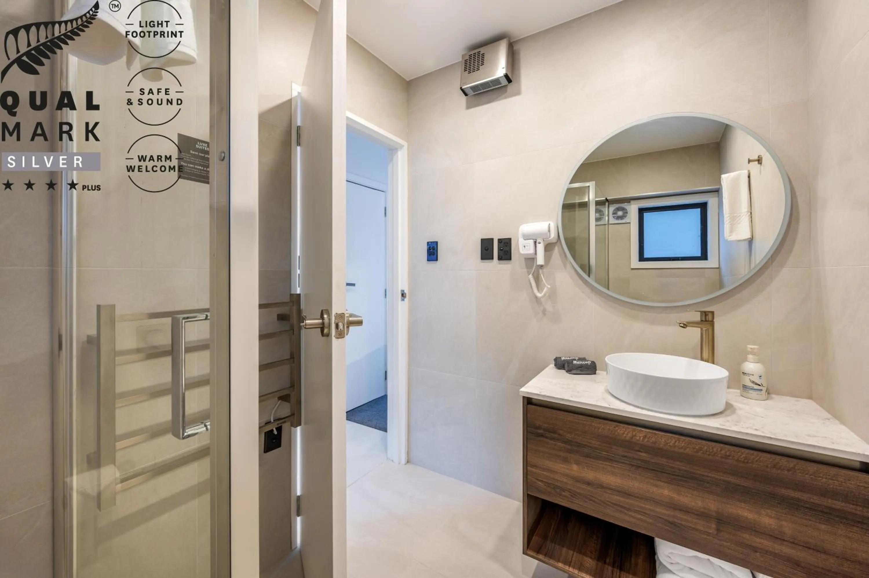 Shower in Luxe Suites & Apartments