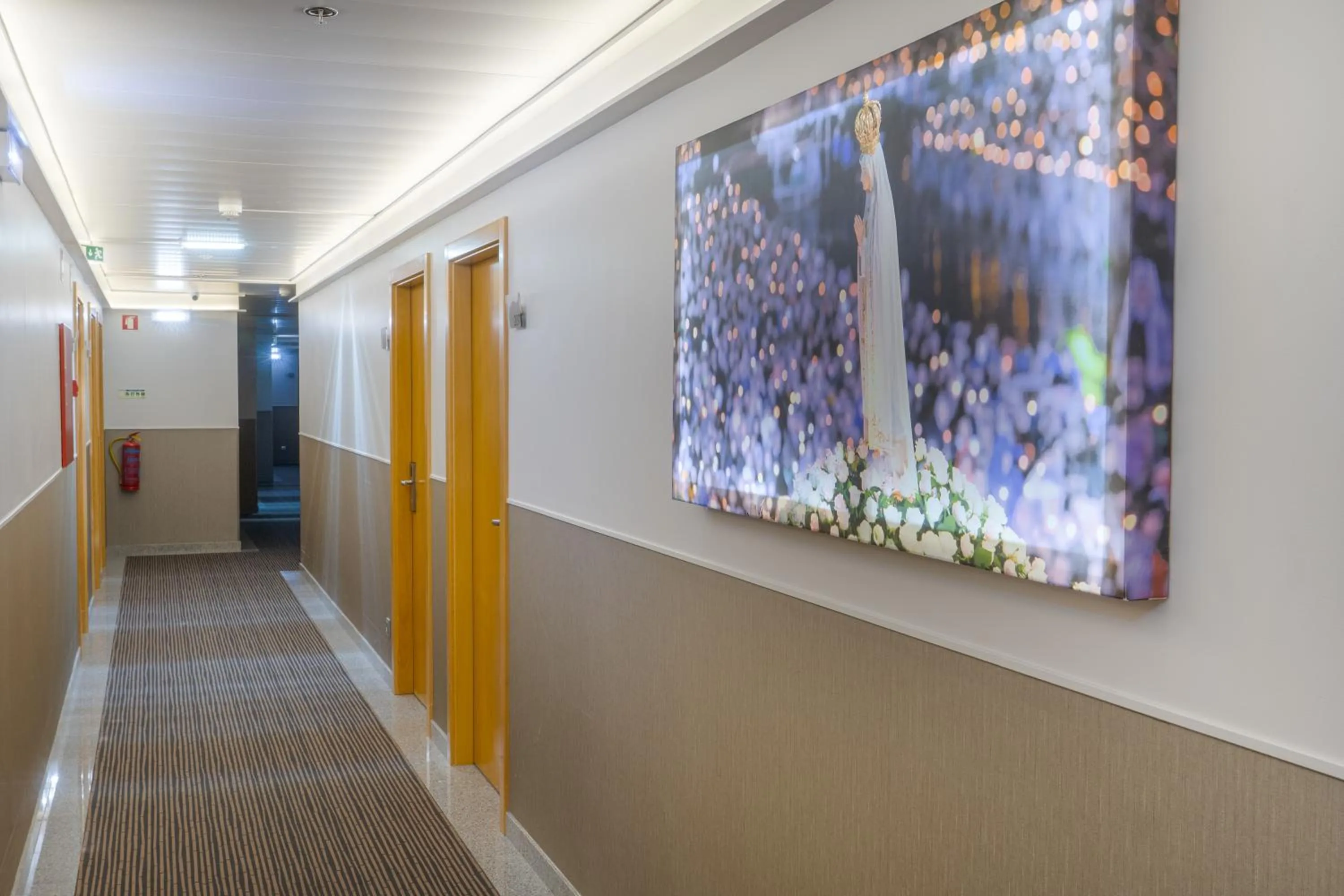 currency exchange in Hotel Azinheira by RIDAN Hotels