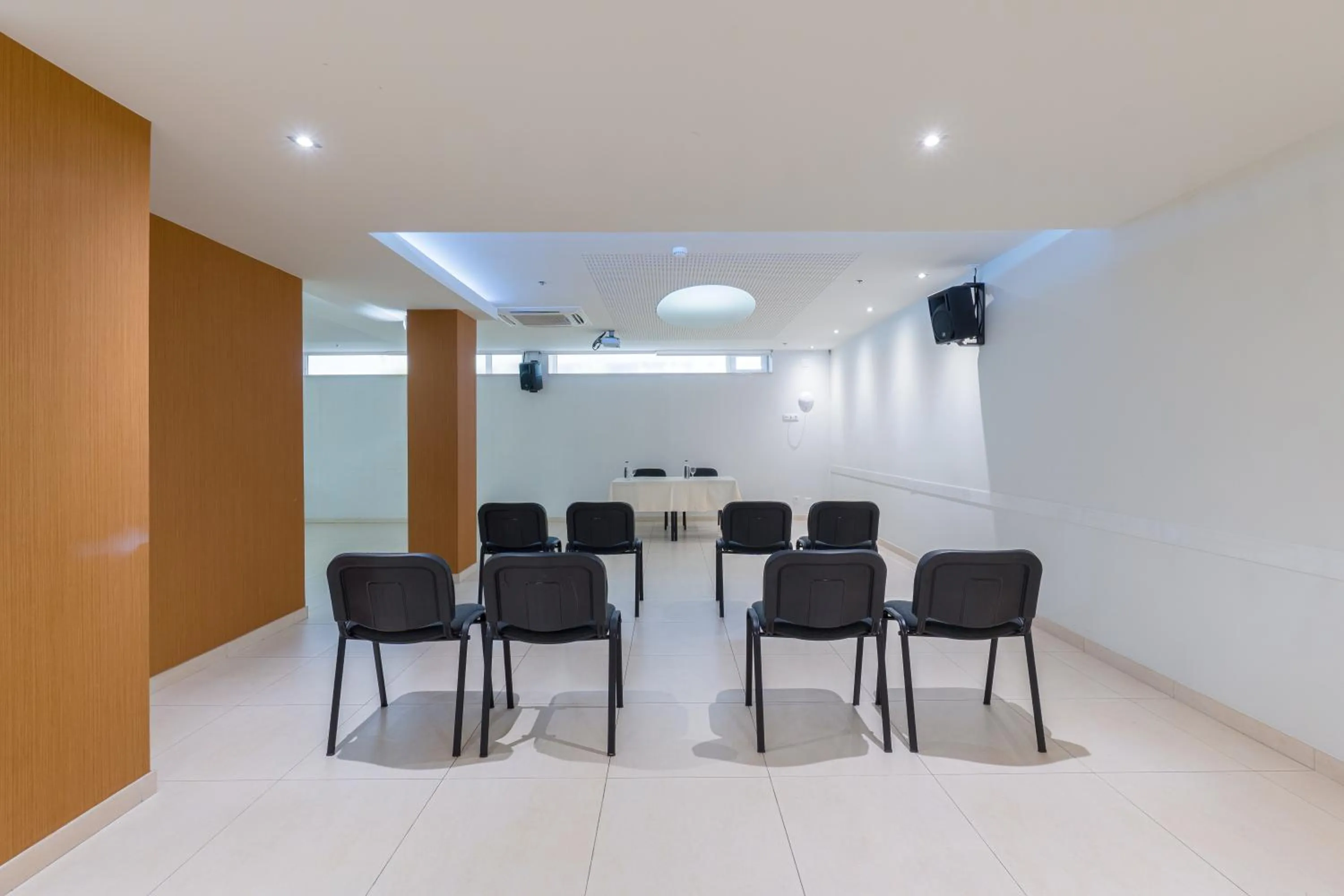 Meeting/conference room in Hotel Azinheira by RIDAN Hotels