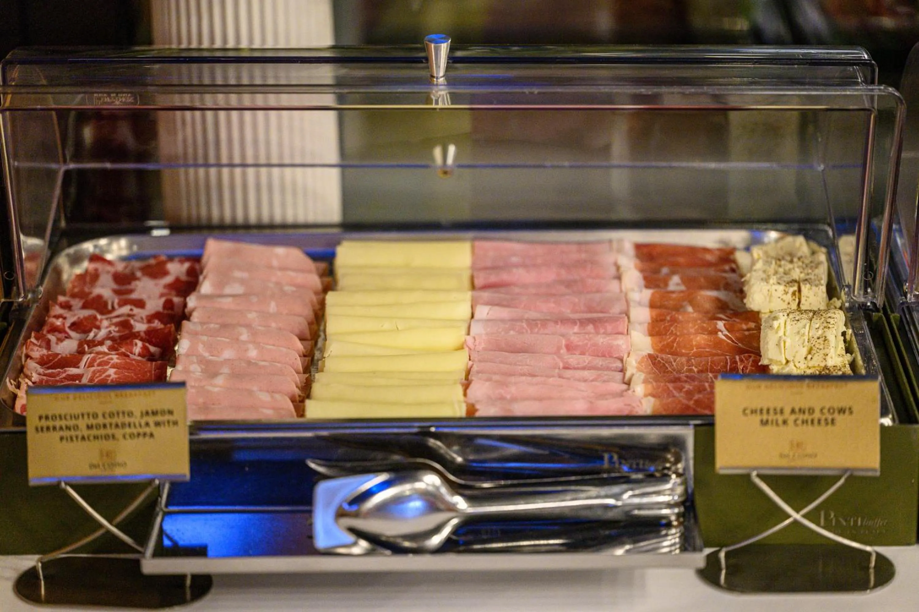 Buffet breakfast in Hotel Del Corso