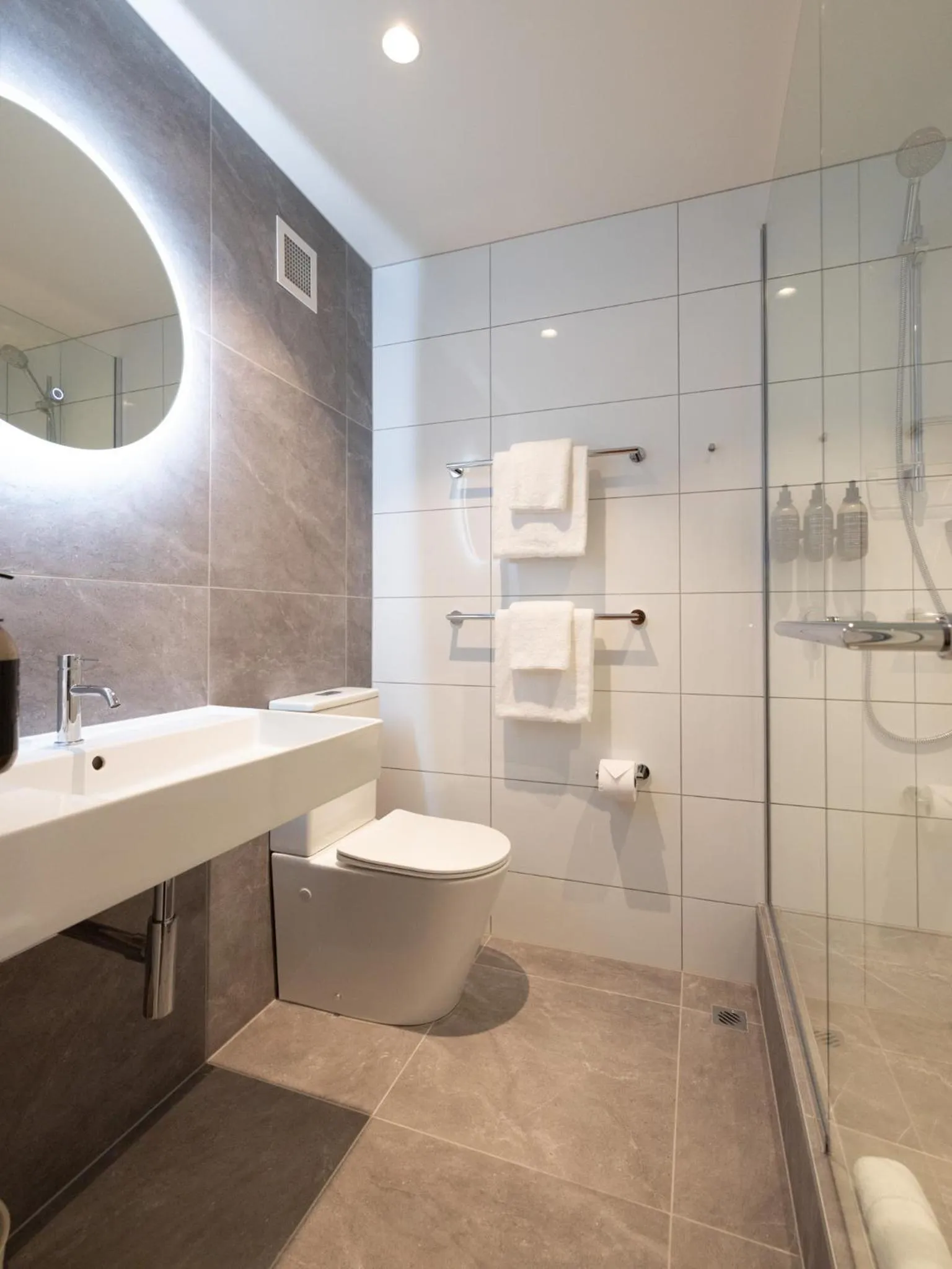 Superior Twin in Auckland Rose Park Hotel