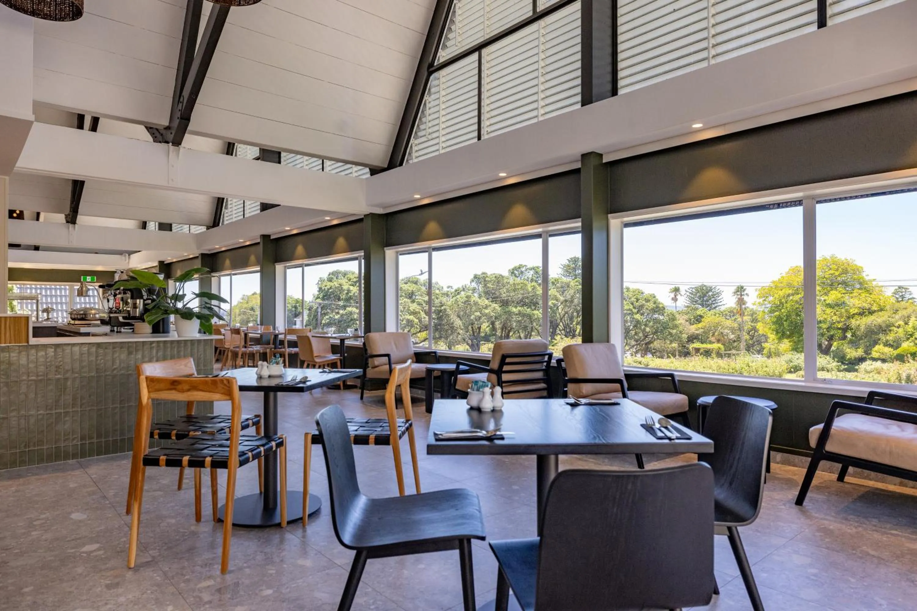 Restaurant/places to eat in Auckland Rose Park Hotel