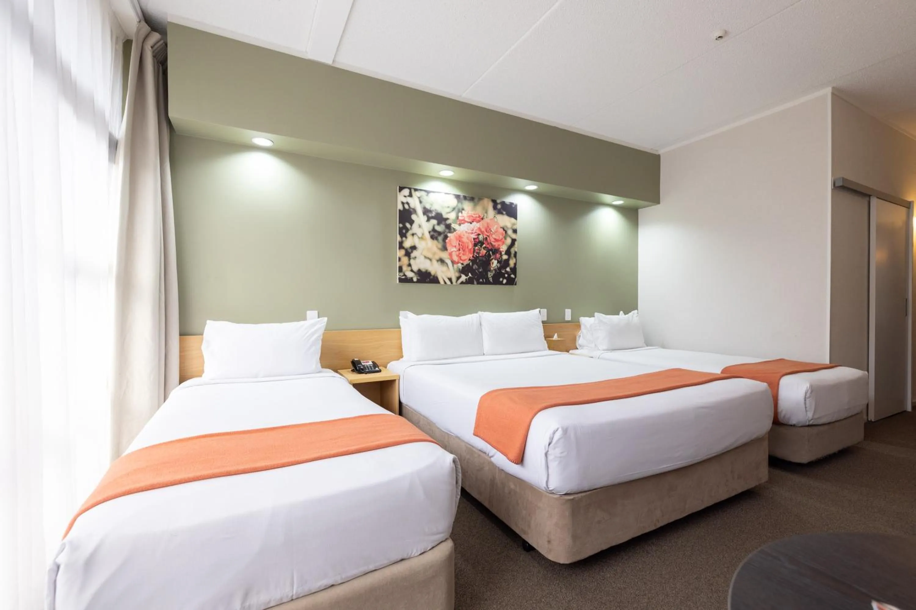 Bed in Auckland Rose Park Hotel