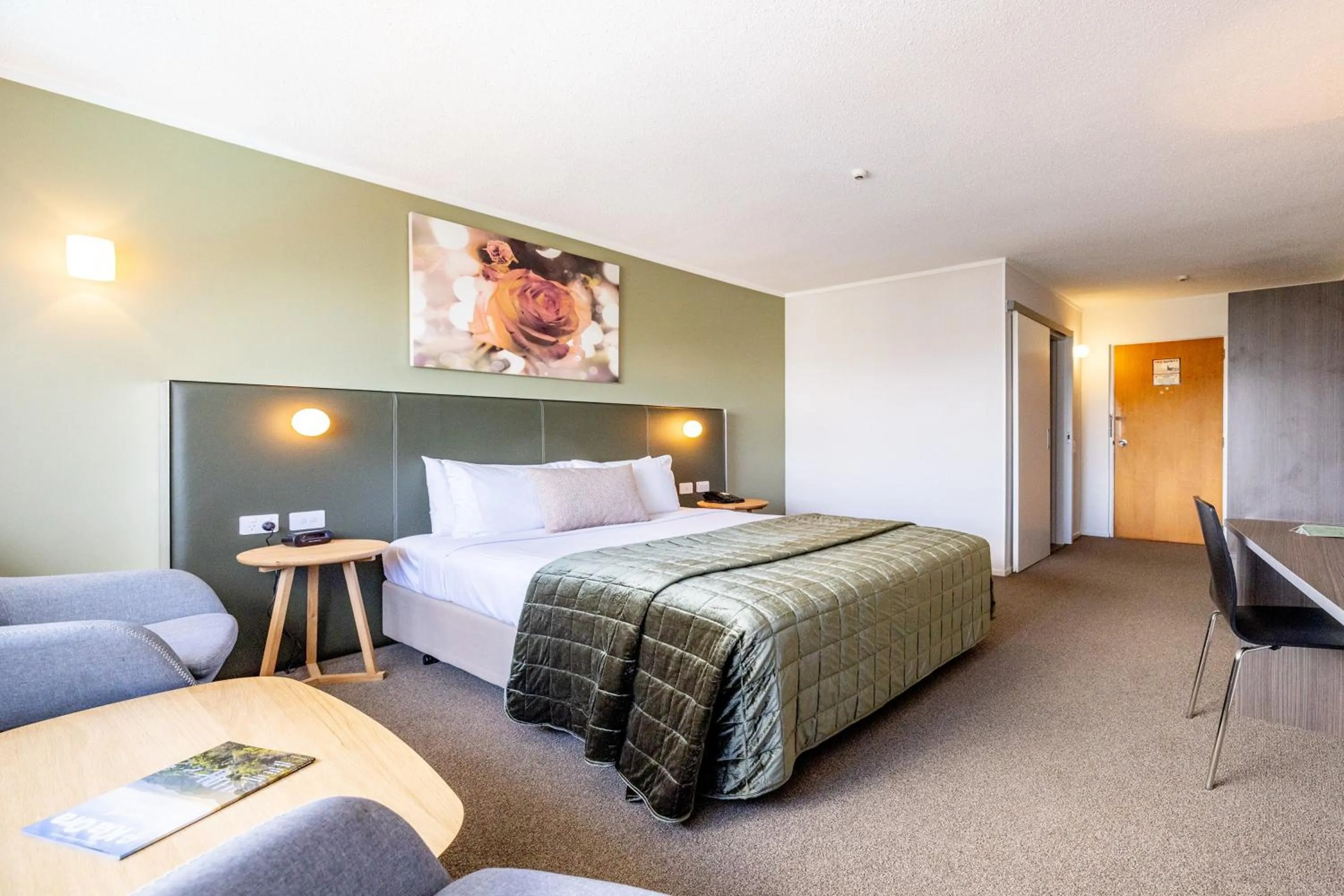 Bed in Auckland Rose Park Hotel