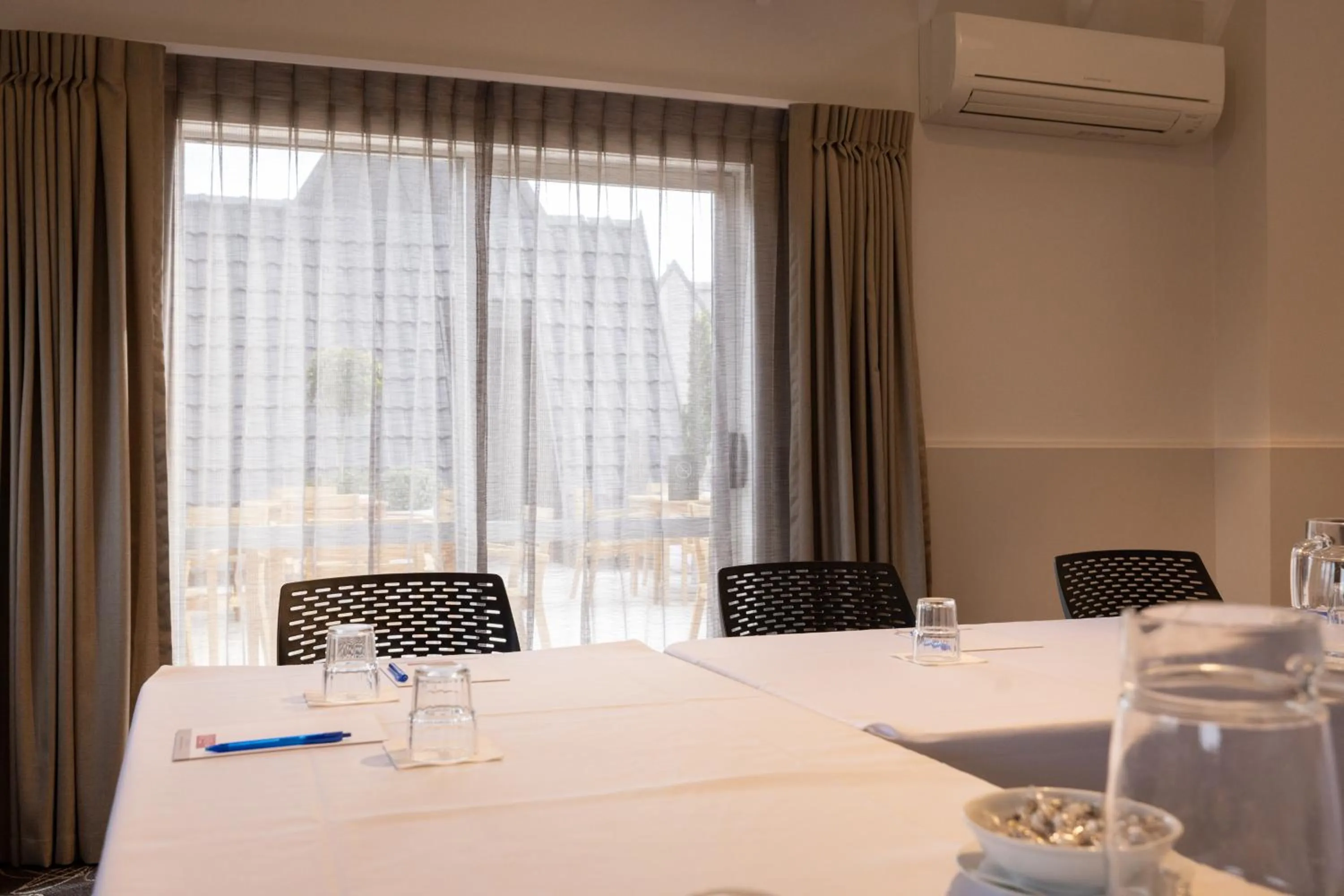 Meeting/conference room in Auckland Rose Park Hotel