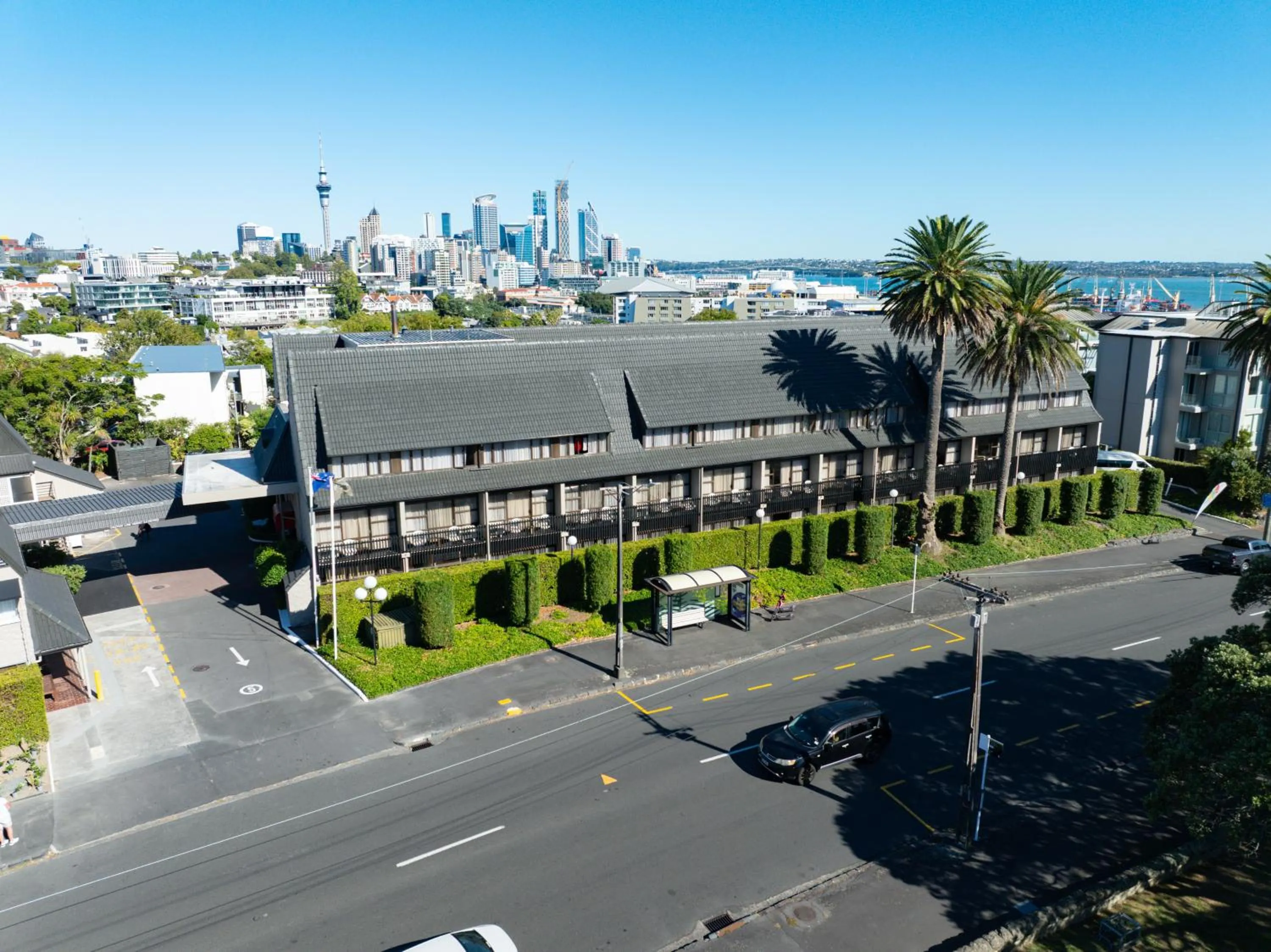 Property building in Auckland Rose Park Hotel