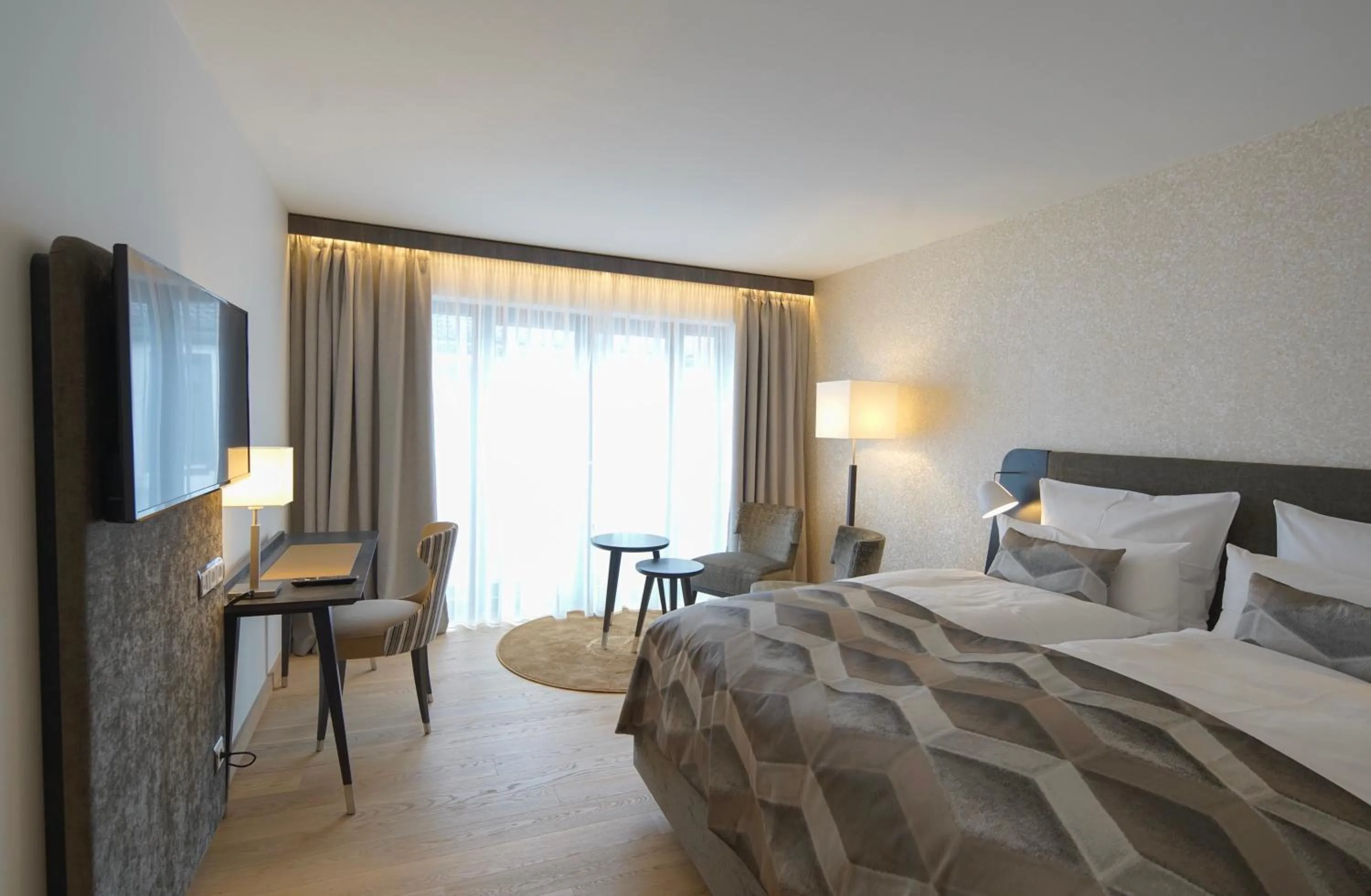 Photo of the whole room, Bed in Essensio Hotel Düsseldorf