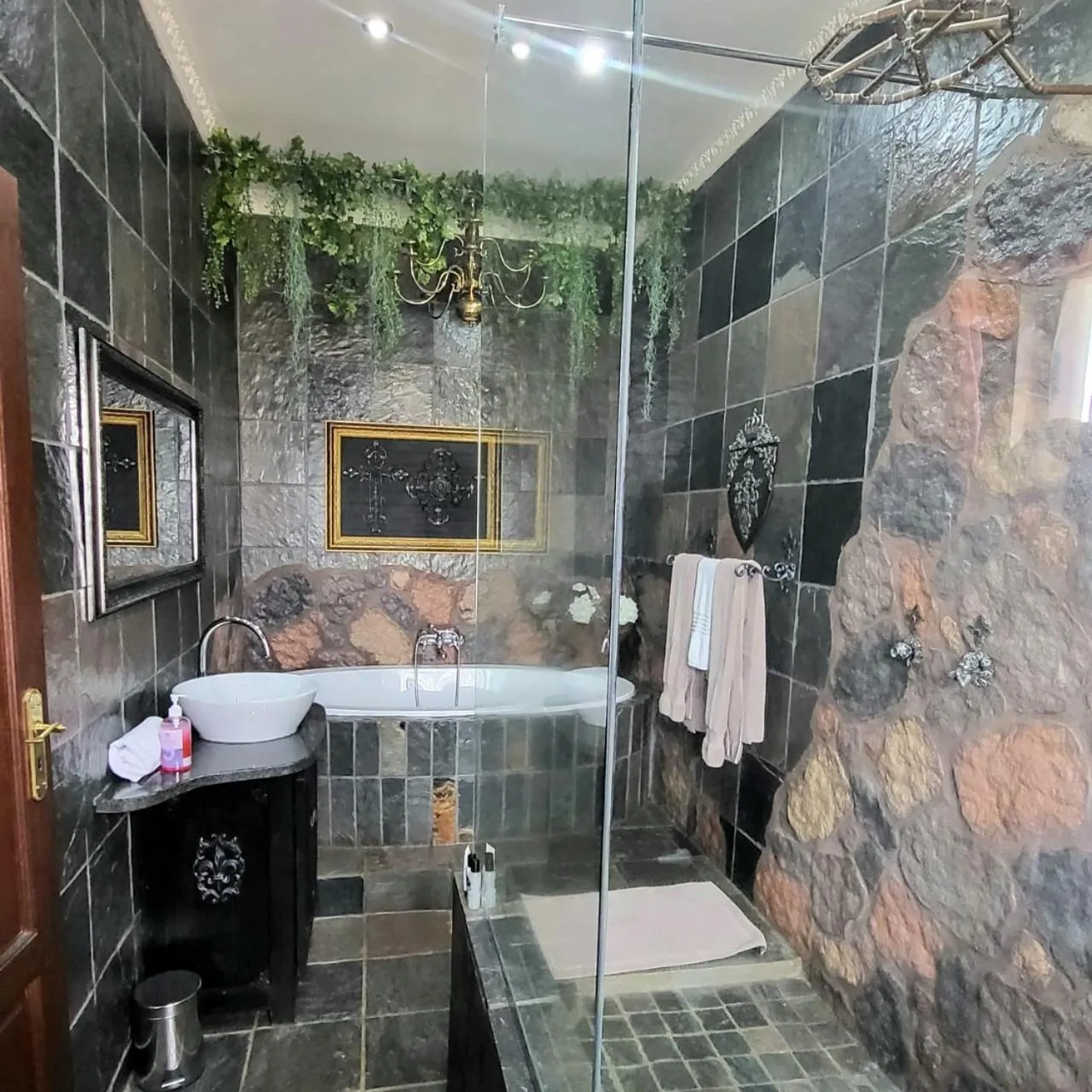 Shower in Excalibur Boutique Hotel