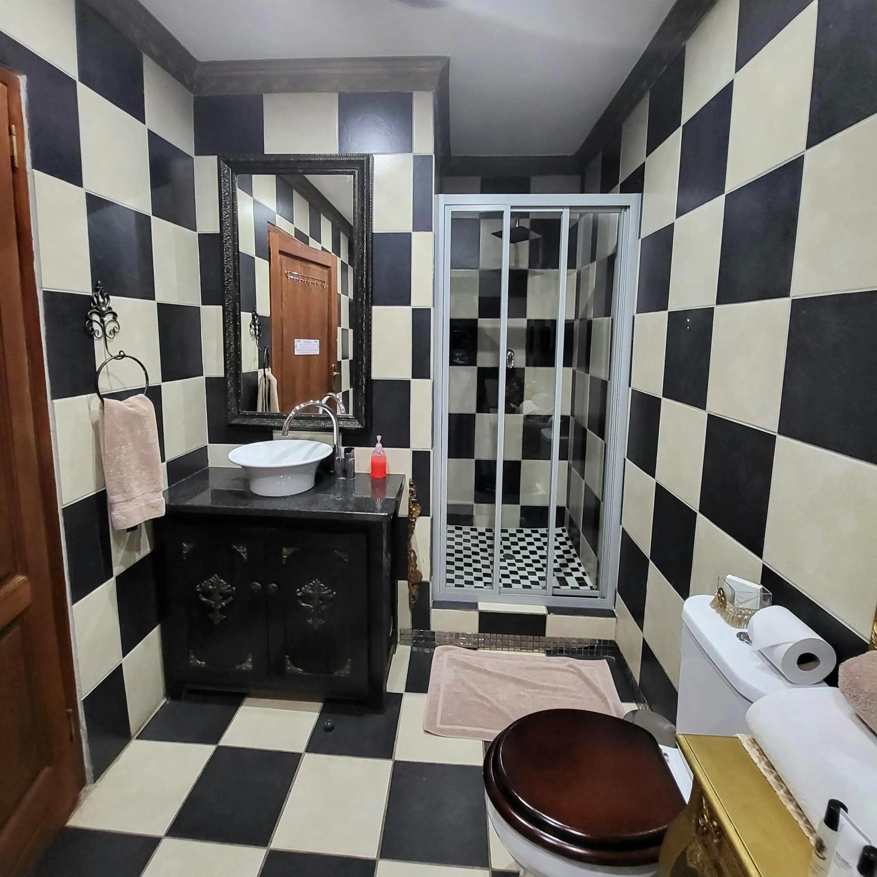 Shower in Excalibur Boutique Hotel