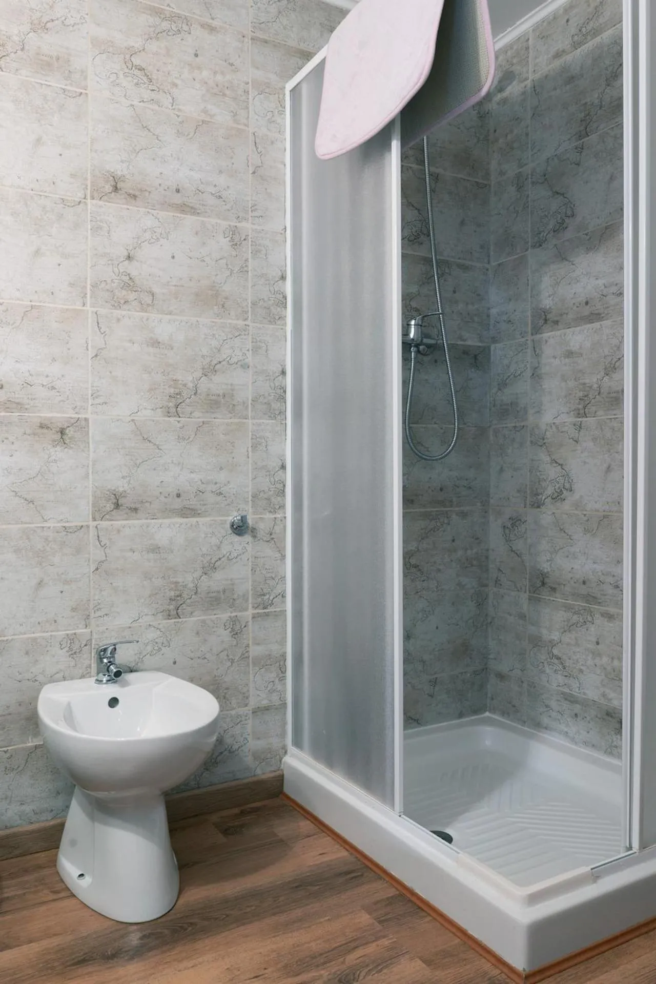Shower in LA FENICE A.C.