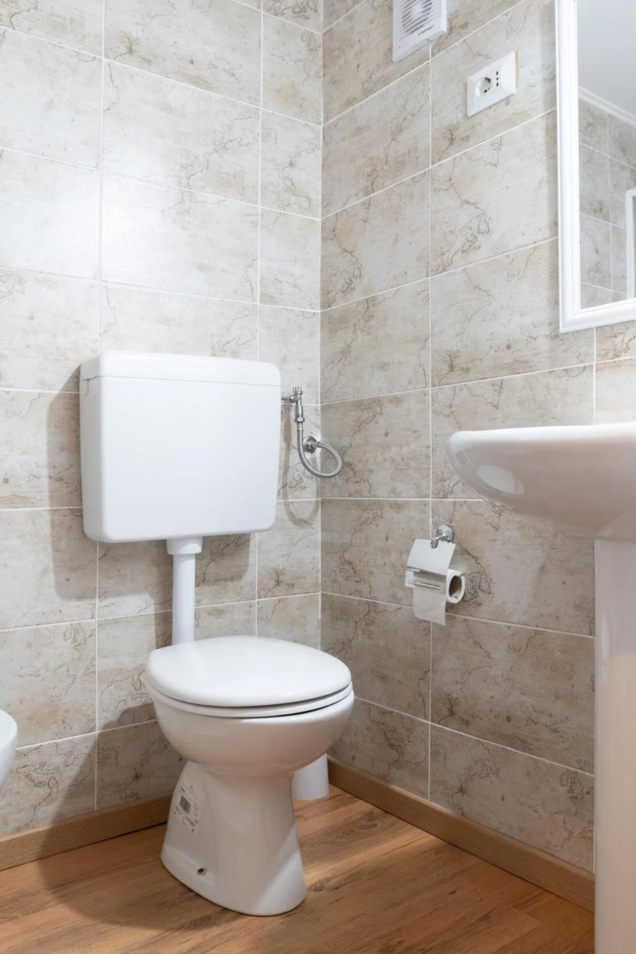 Shower in LA FENICE A.C.