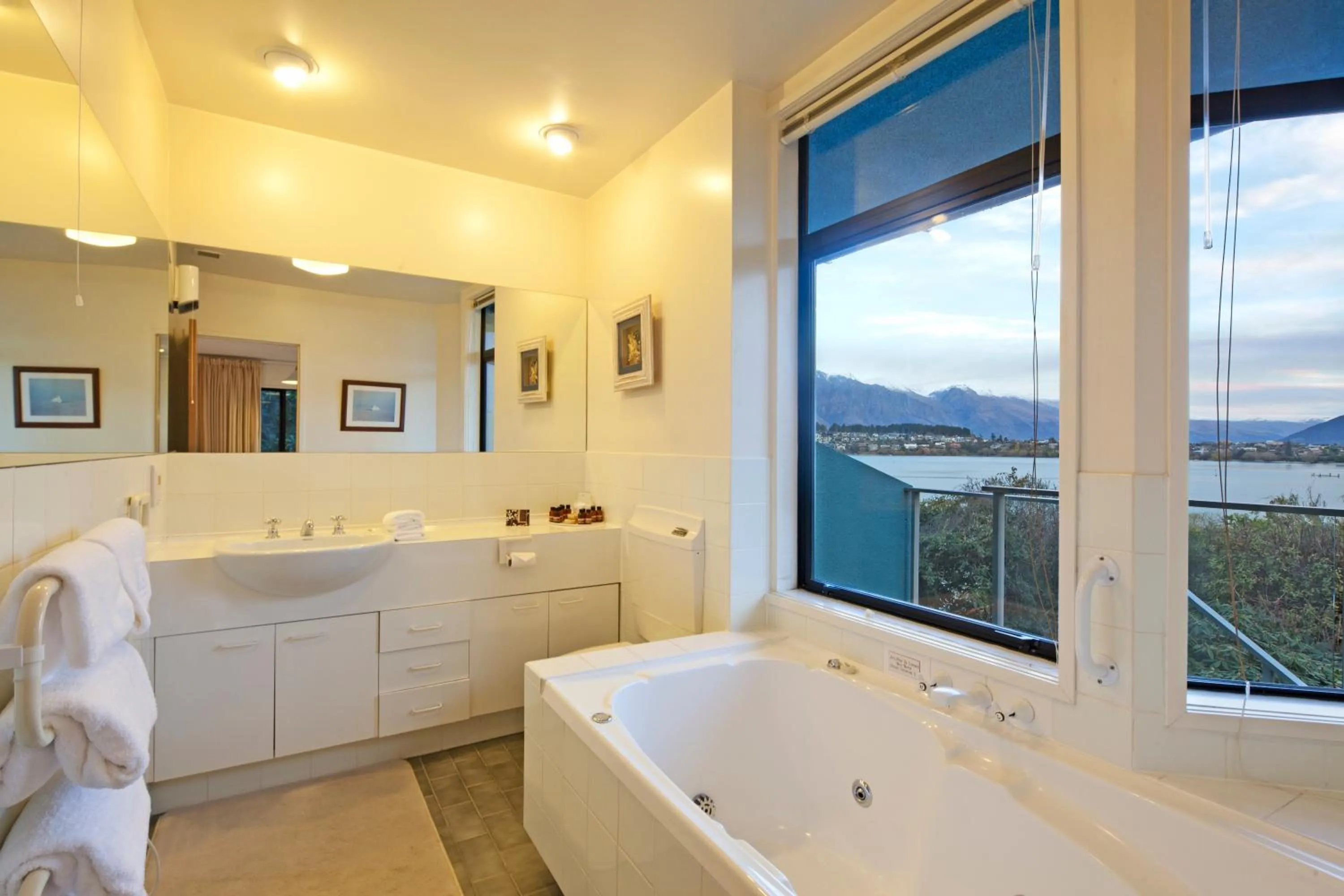 Bathroom in Spinnaker Bay Apartments