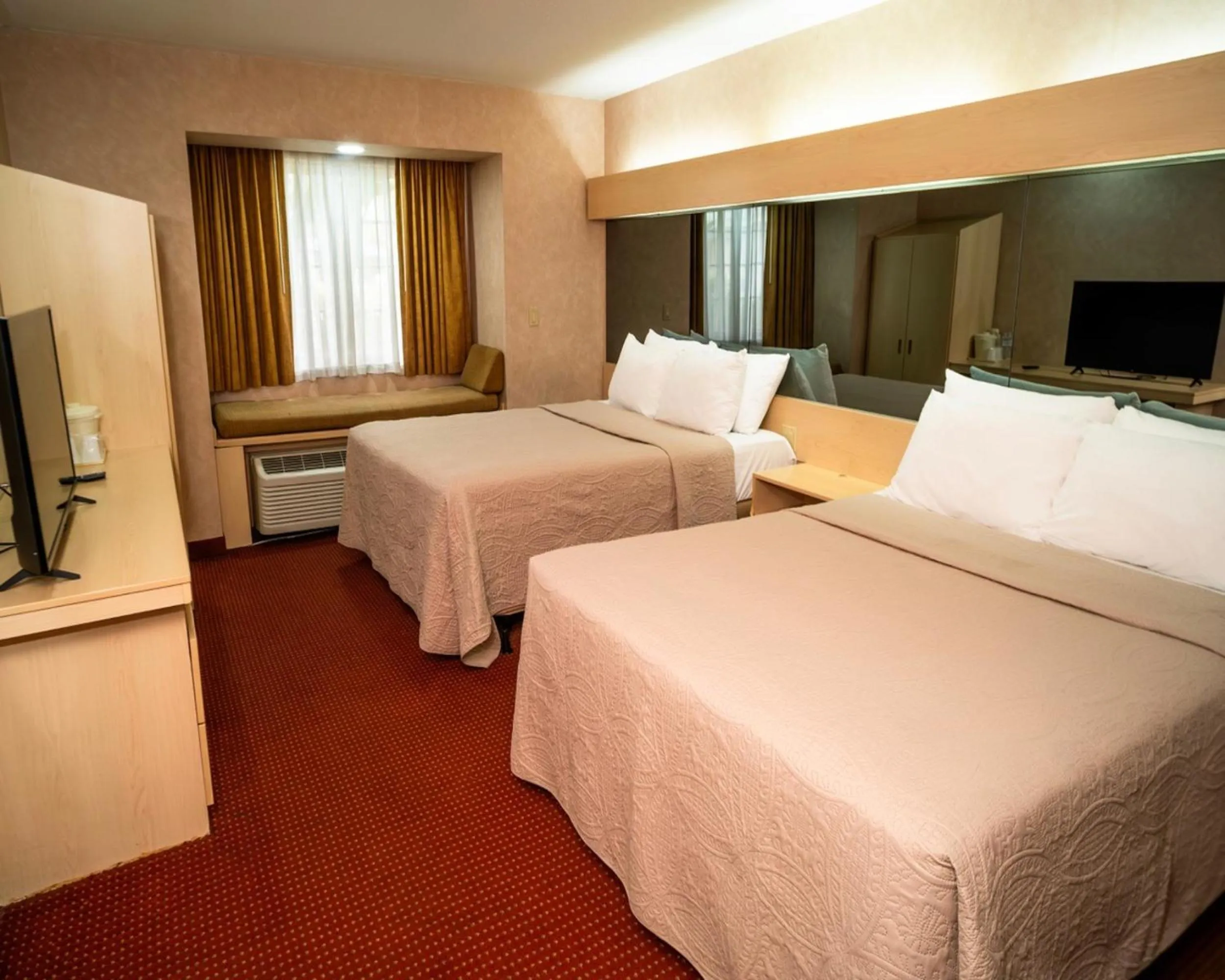 Bedroom, Bed in Metrotel Express