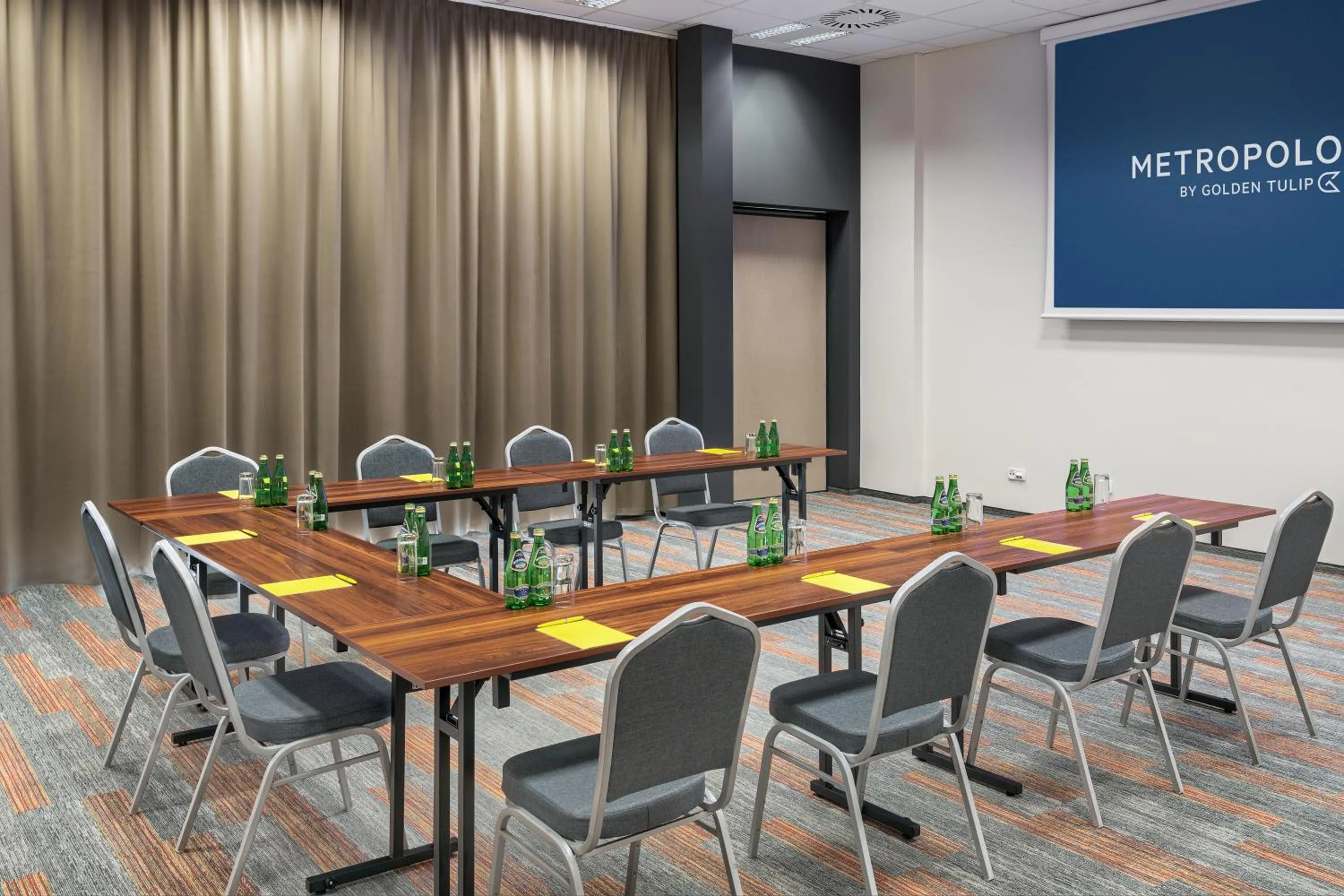 Meeting/conference room in Metropolo by Golden Tulip Krakow