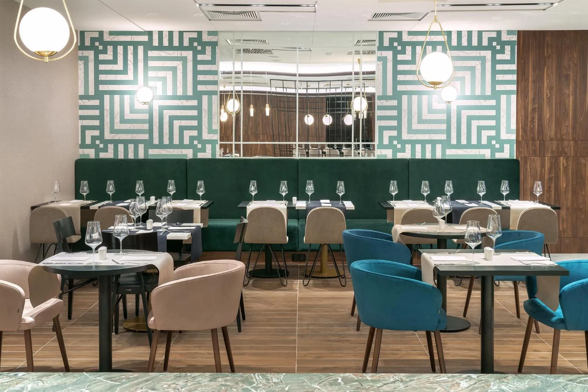 Buffet breakfast in Metropolo by Golden Tulip Krakow