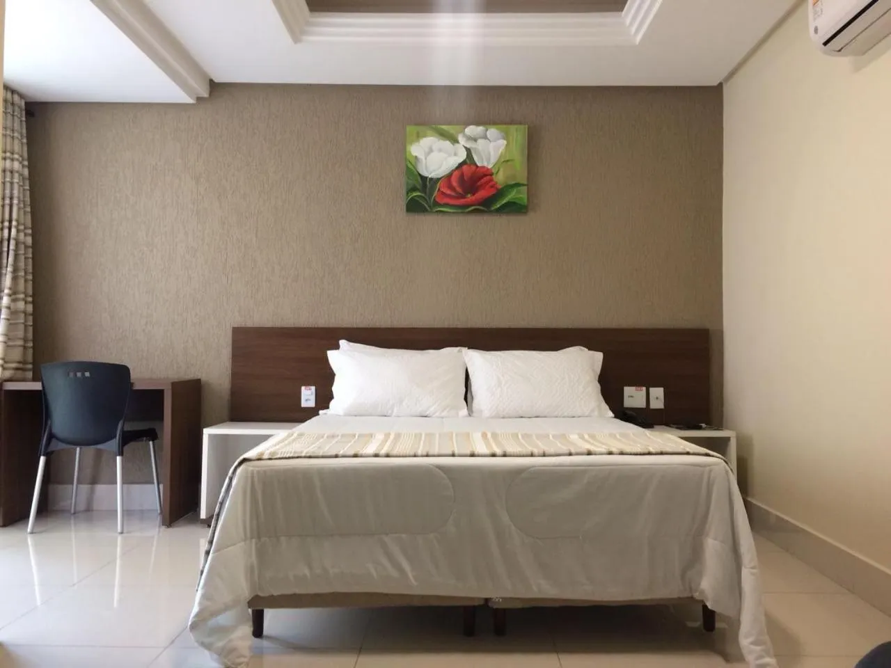 Bedroom, Bed in Hotel Saron