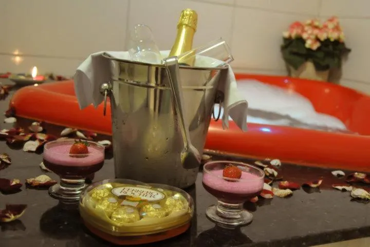 Hot Tub in Hotel Saron