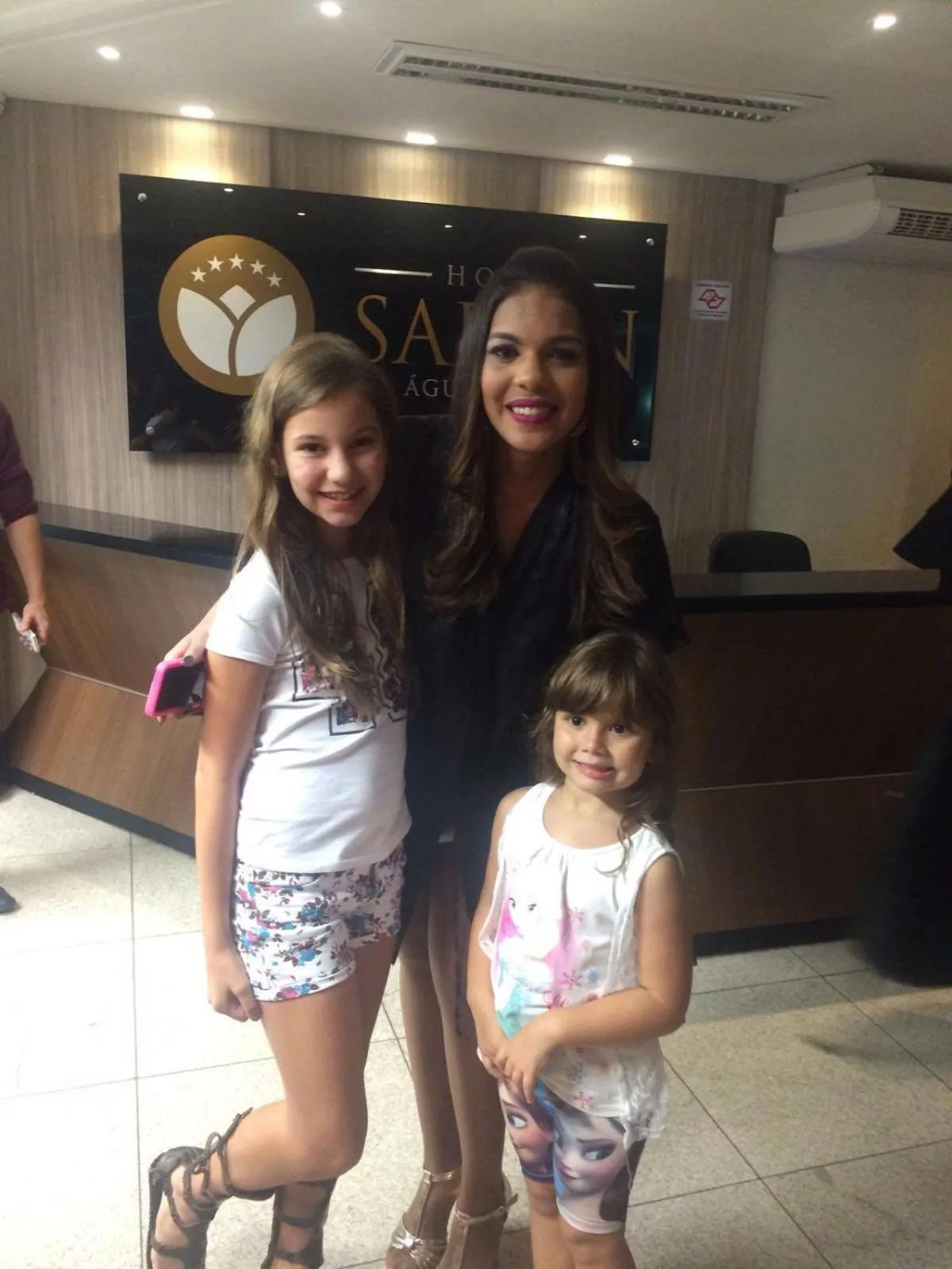 Guests in Hotel Saron