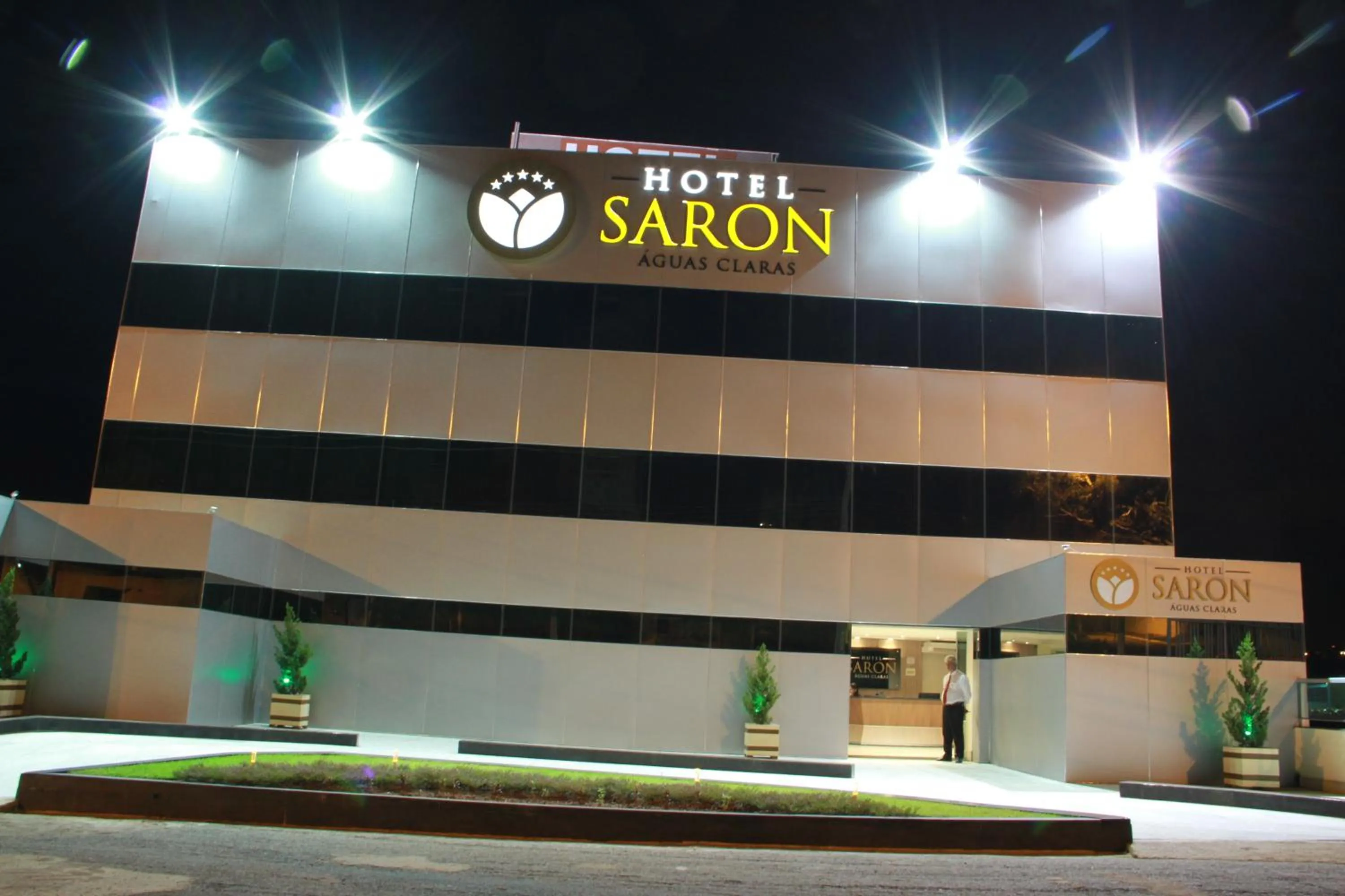 Hotel Saron