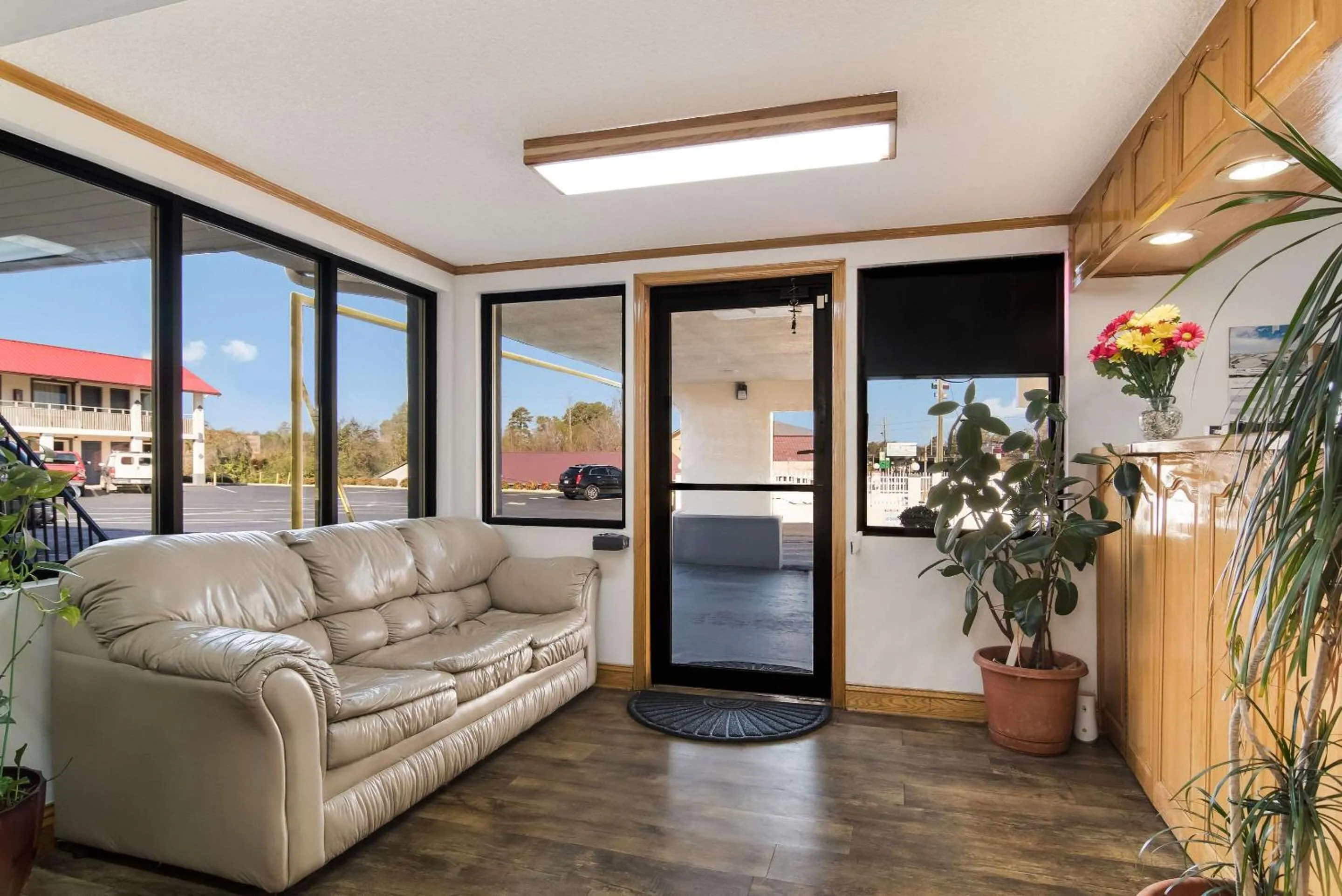 Lobby or reception in Econo Lodge Calhoun North Damascus