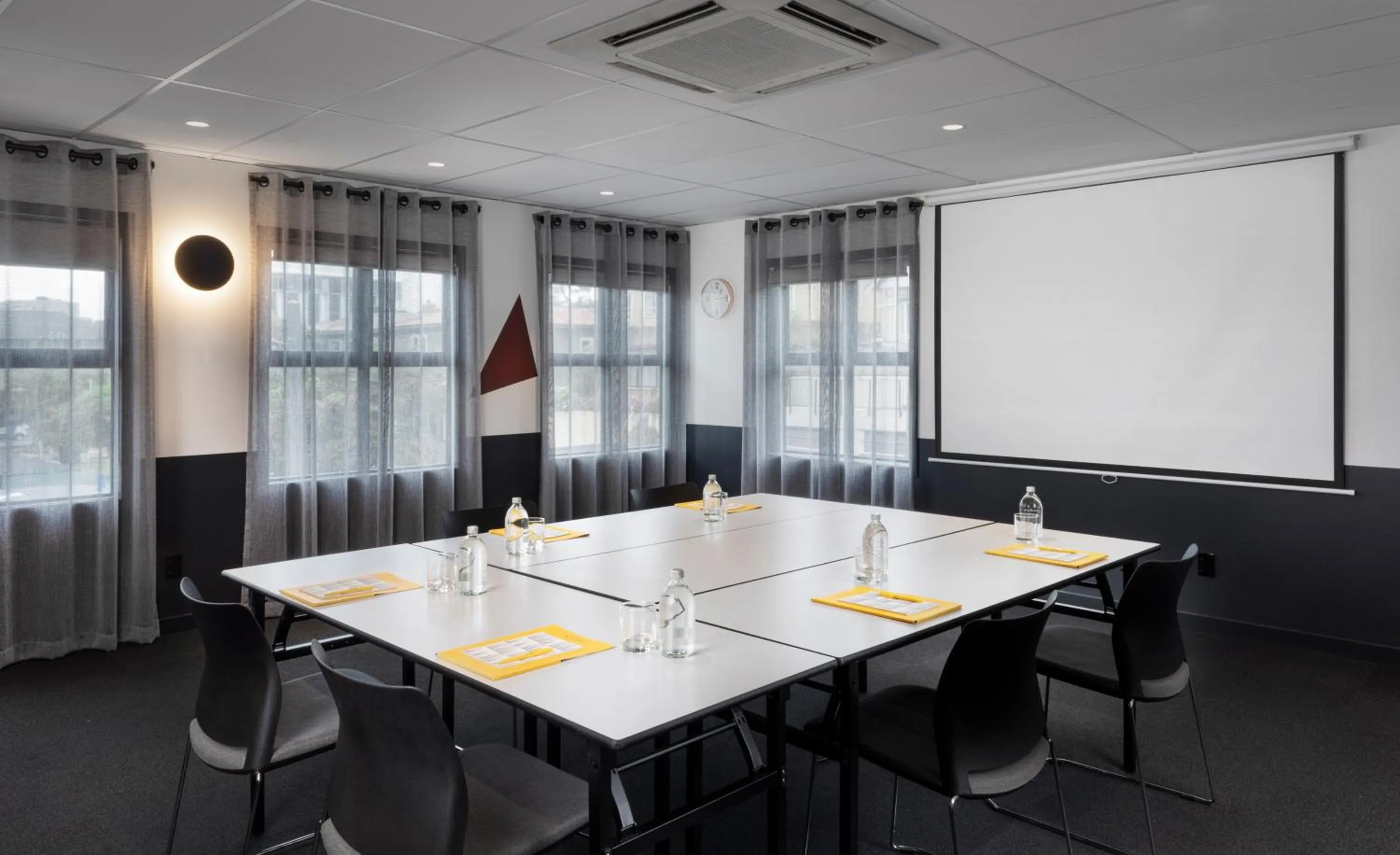 Meeting/conference room in WQ Wellington Quarter Hotel