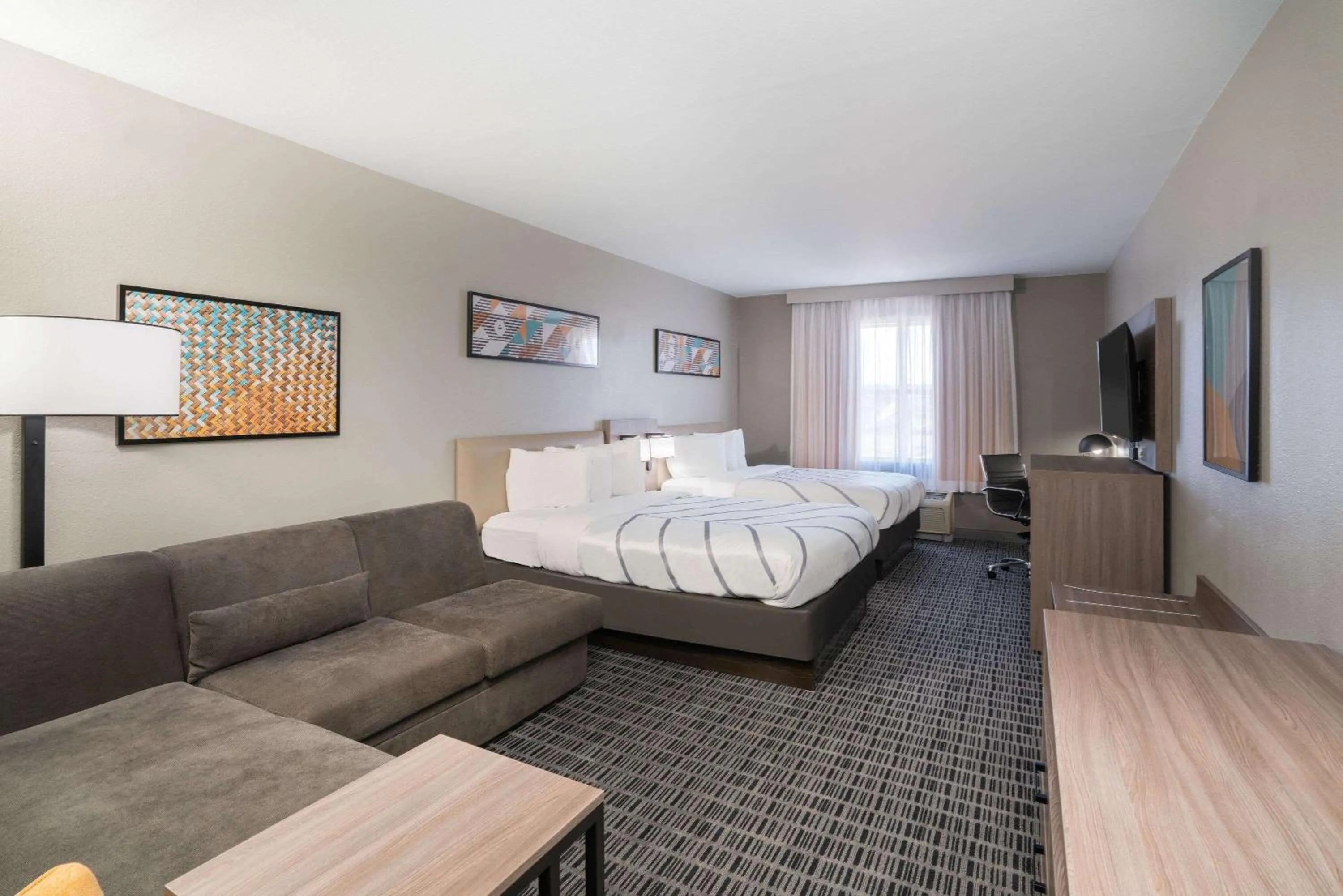 Photo of the whole room, Bed in La Quinta by Wyndham Montgomery