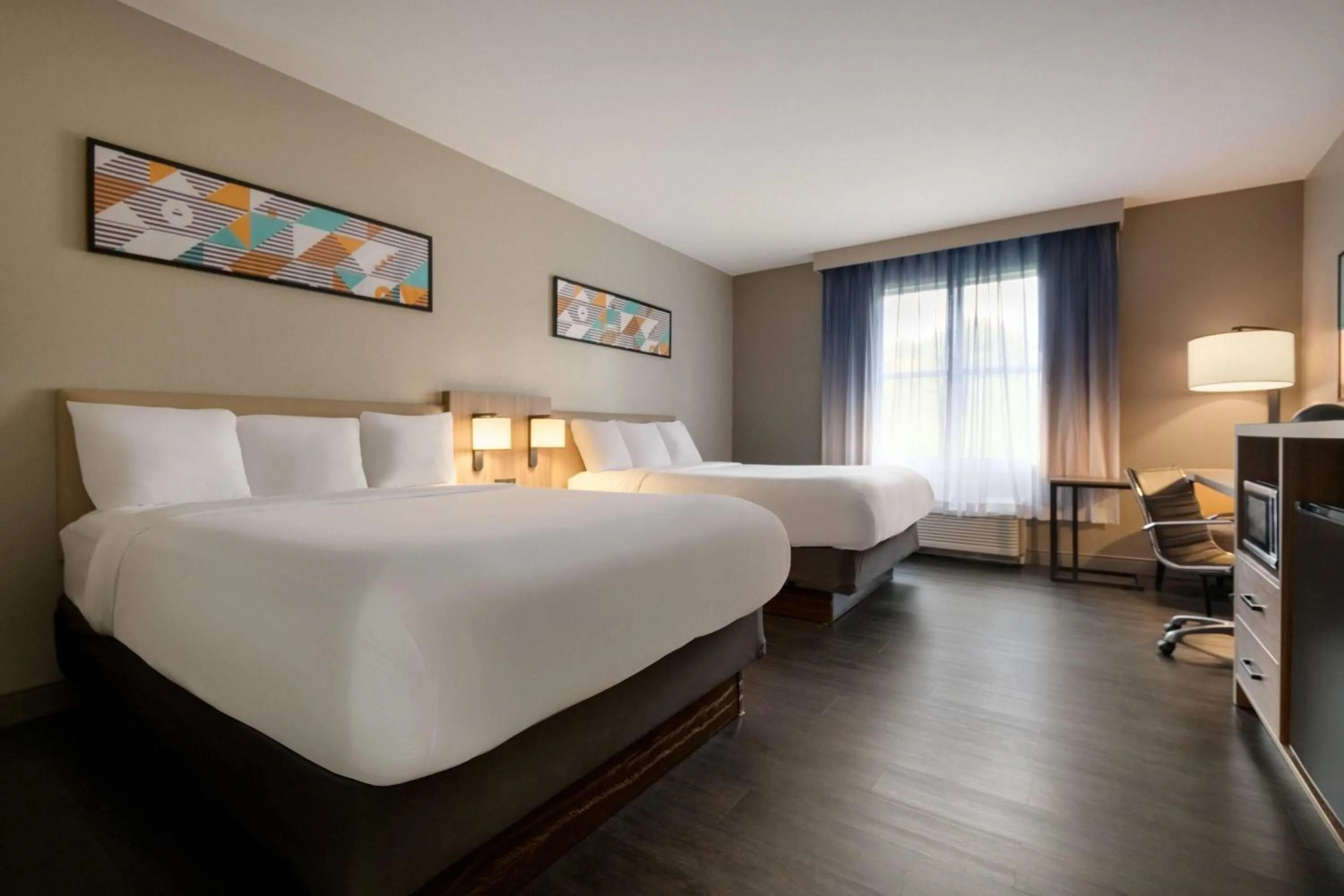 Photo of the whole room, Bed in La Quinta by Wyndham Montgomery