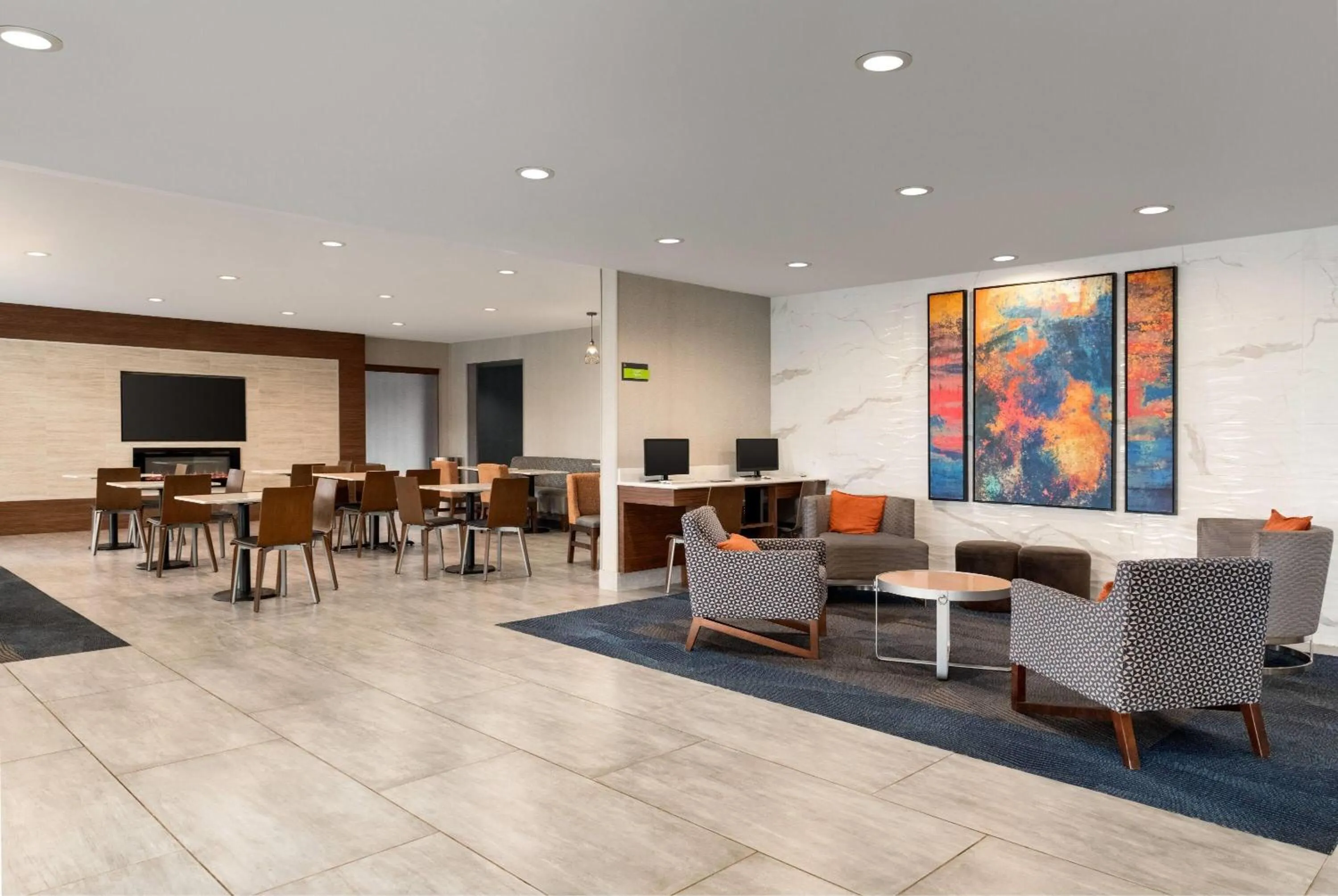Lobby or reception in La Quinta by Wyndham Montgomery