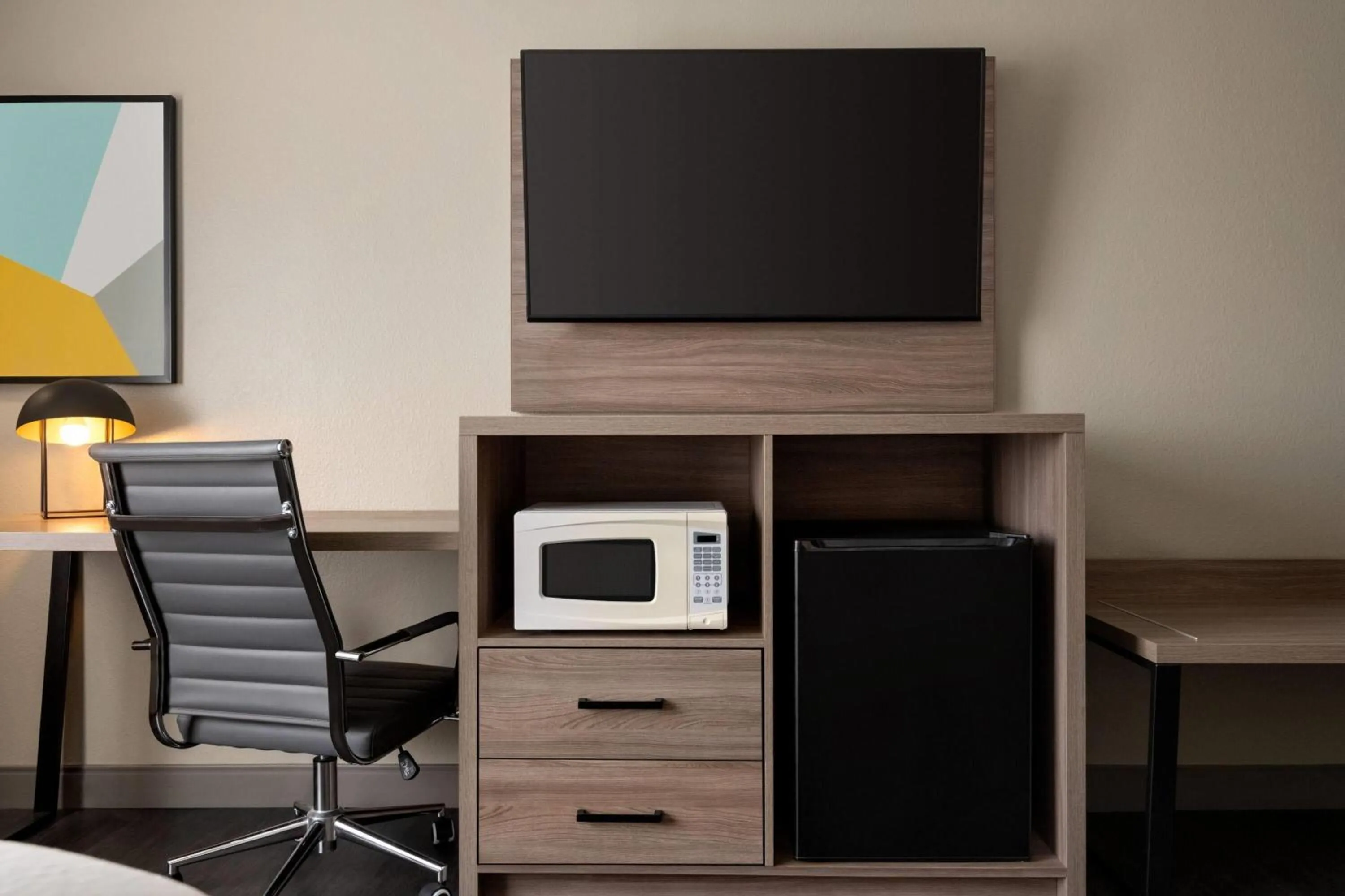 Photo of the whole room in La Quinta by Wyndham Montgomery