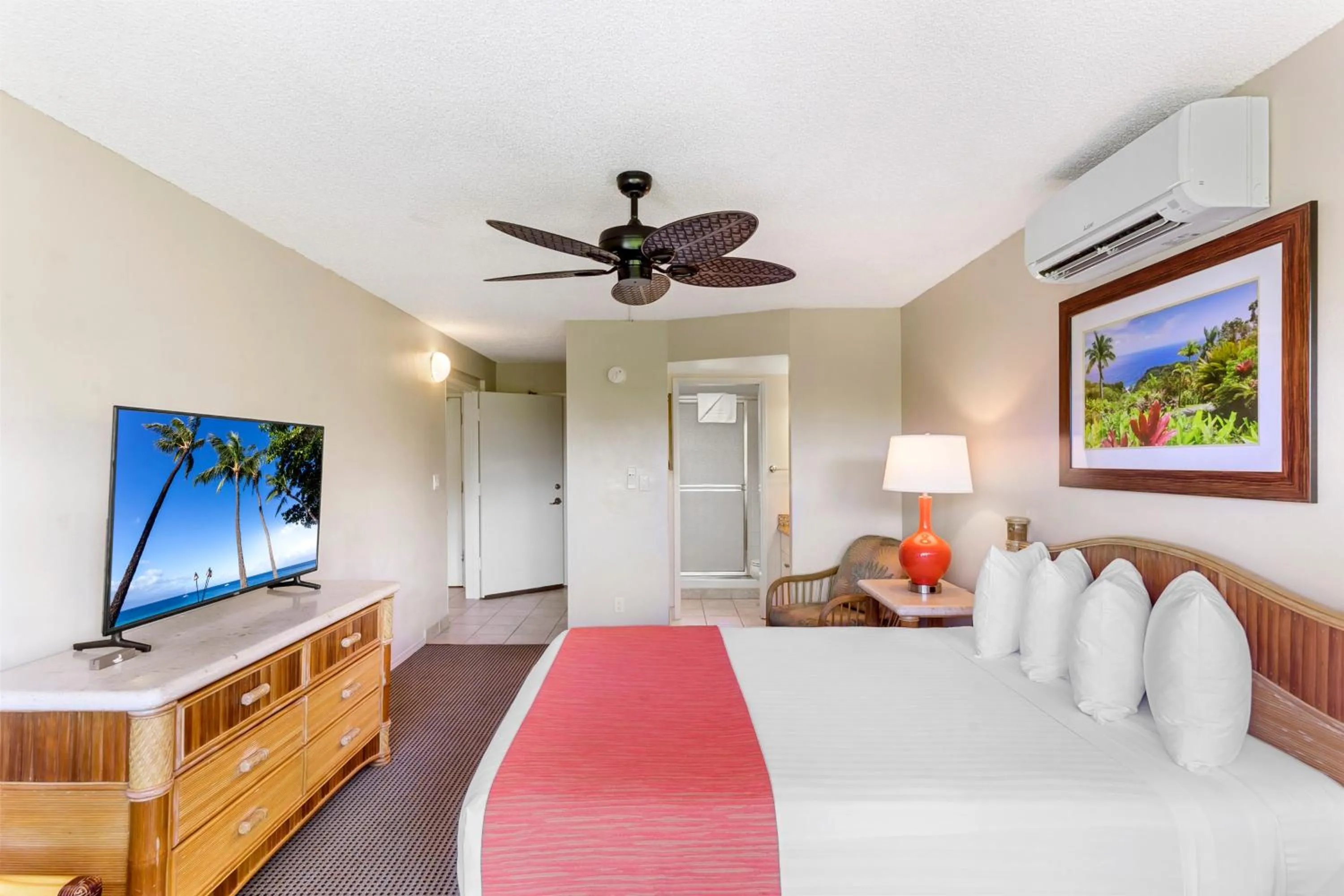 Bedroom, Bed in Maui Banyan Vacation Club