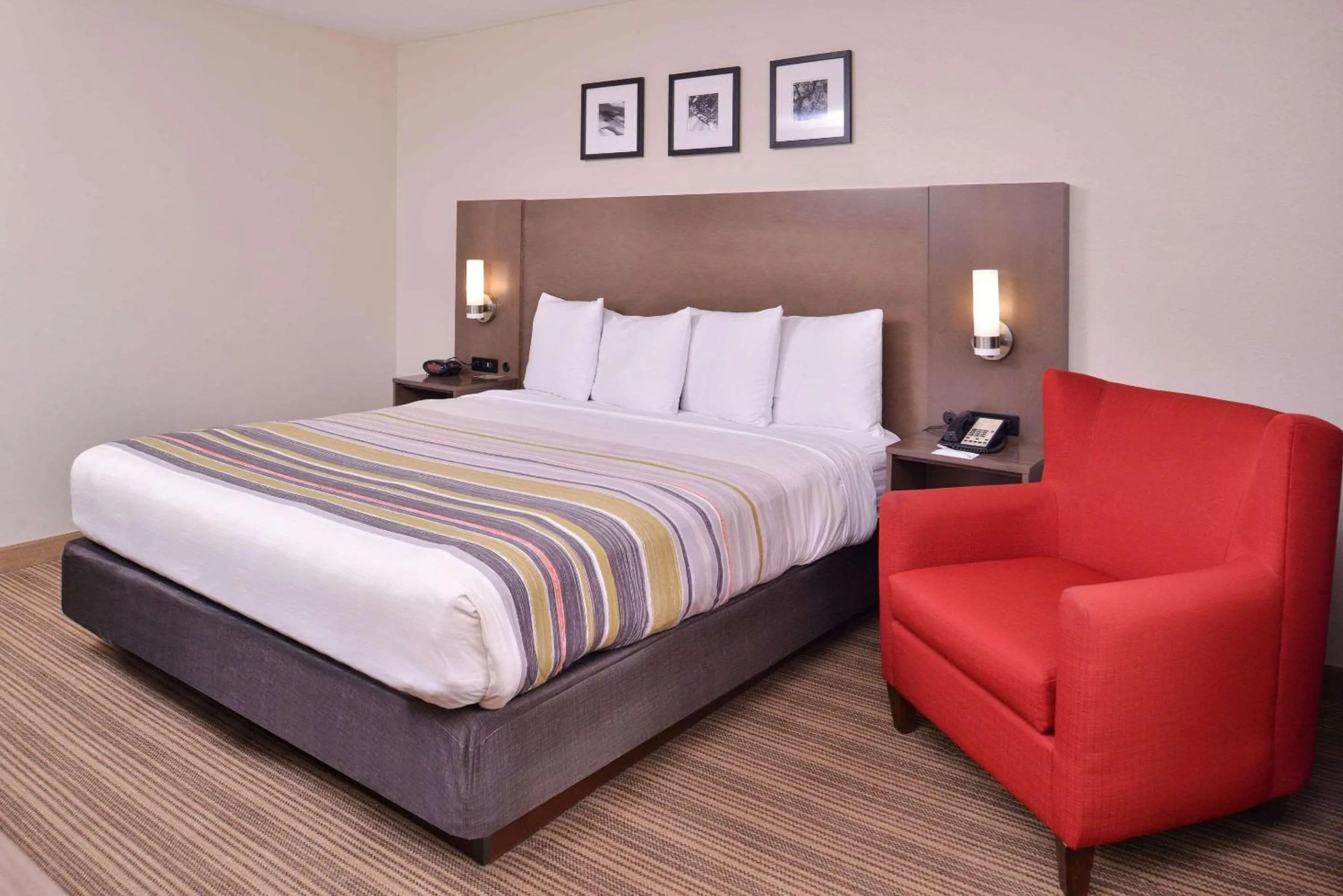 Bedroom, Bed in Country Inn & Suites by Radisson, Omaha Airport, IA
